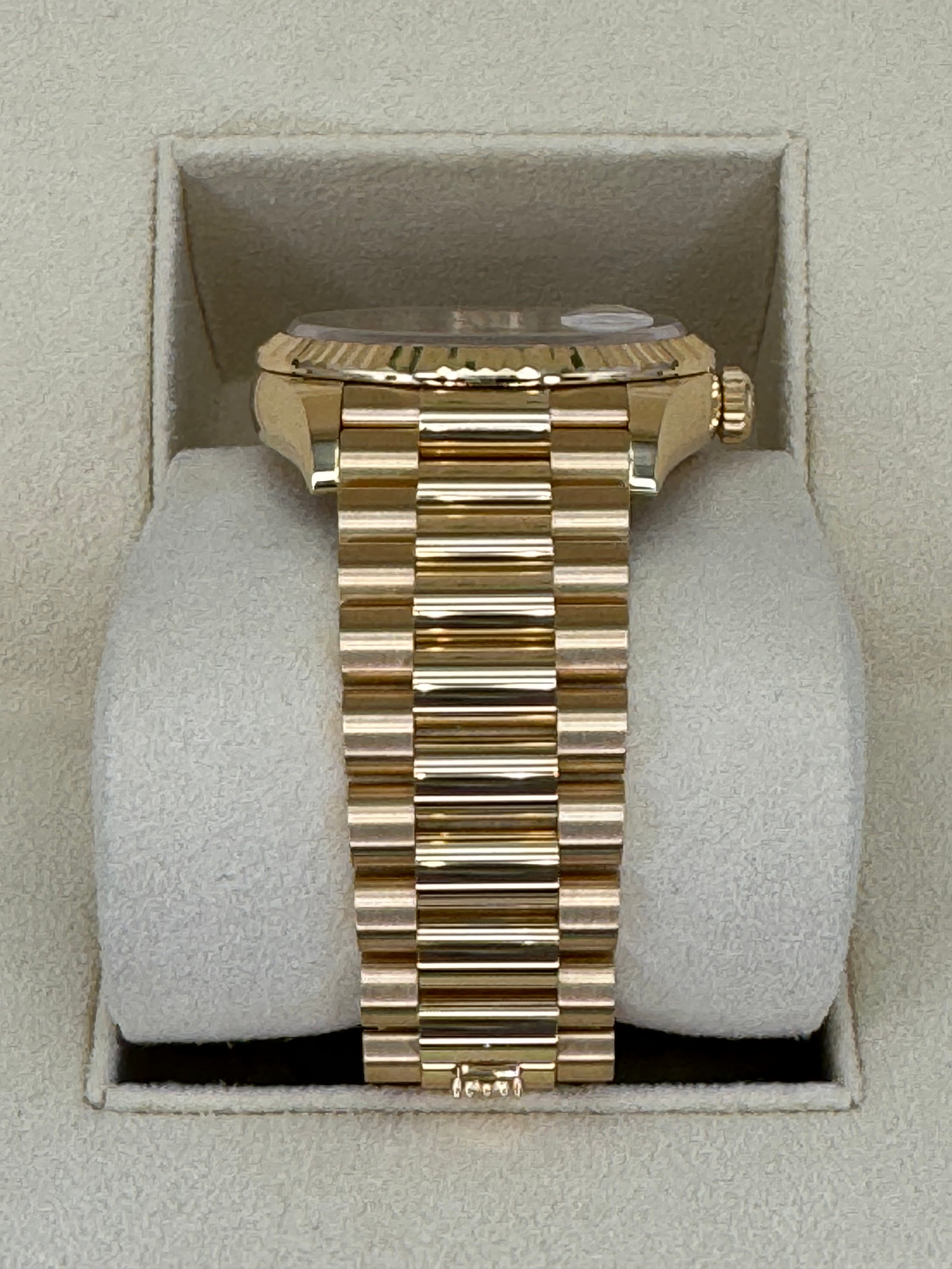NEW 2024 ロレックス デイデイト 36mm 128238 シャンパンダイヤ文字盤