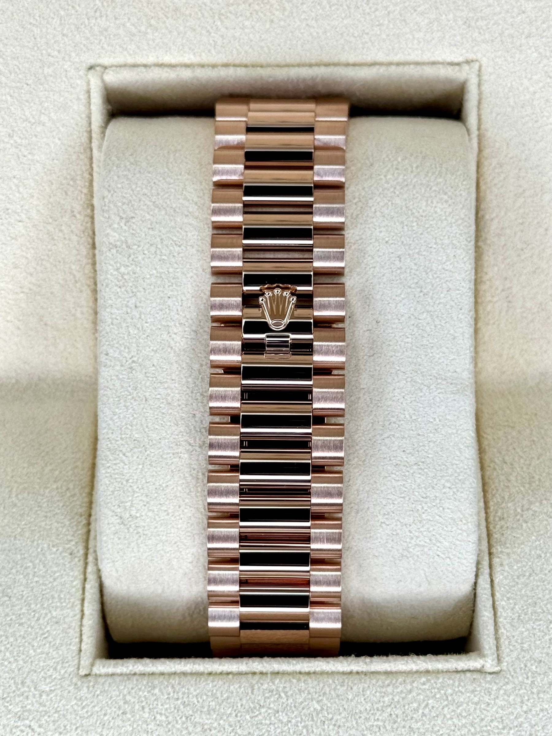 2024 ロレックス デイデイト 40mm 228235 ローズゴールド チョコレートダイヤル