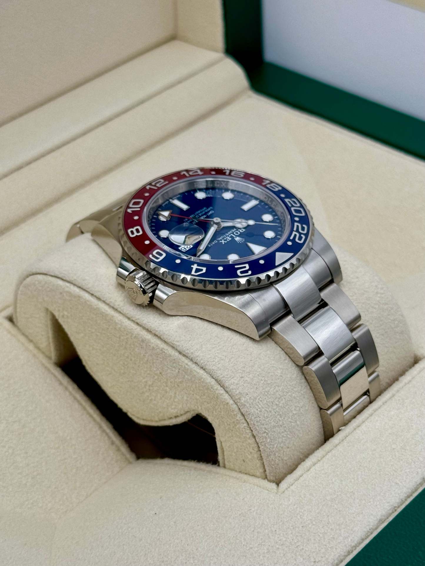 NEW 2024 ロレックス GMTマスターII 「ペプシ」 40mm 126719BLRO ホワイトゴールドブルーダイヤル