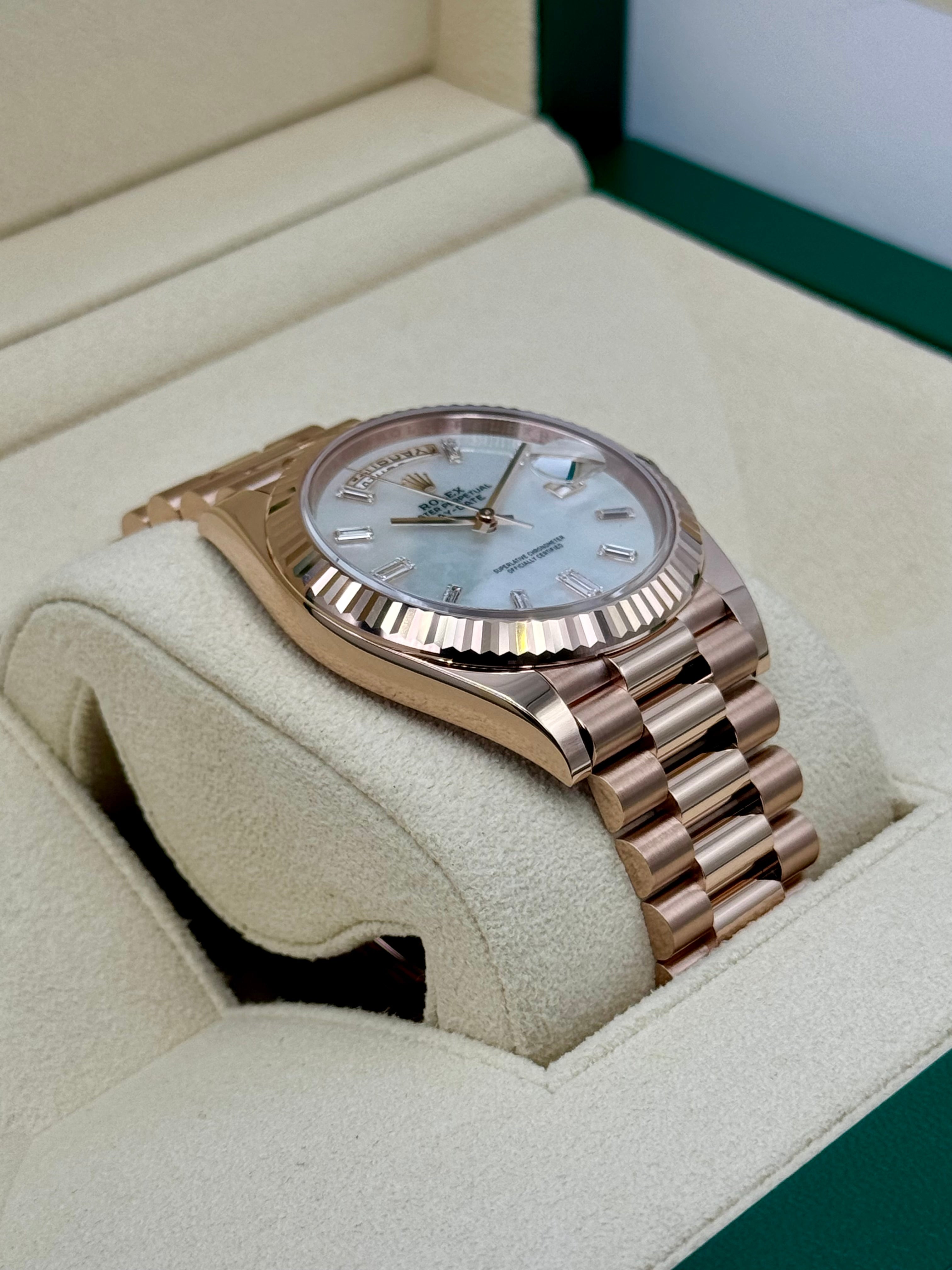 NEW 2024 ロレックス デイデイト 40mm 228235 ローズゴールド MOP ダイヤ文字盤