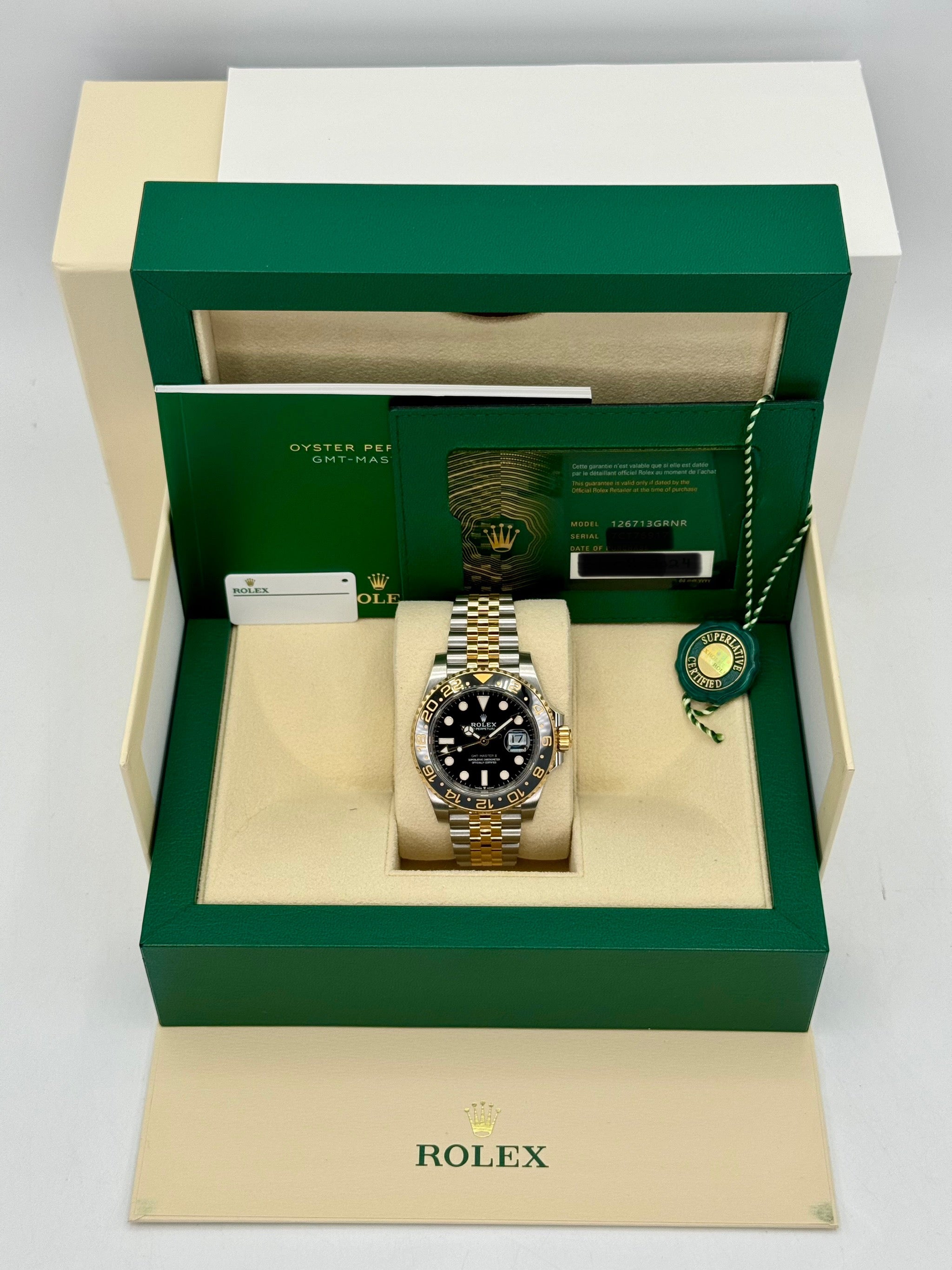 2024 ロレックス GMTマスターII 40mm 126713GRNR ツートーンジュビリーブラックダイヤル