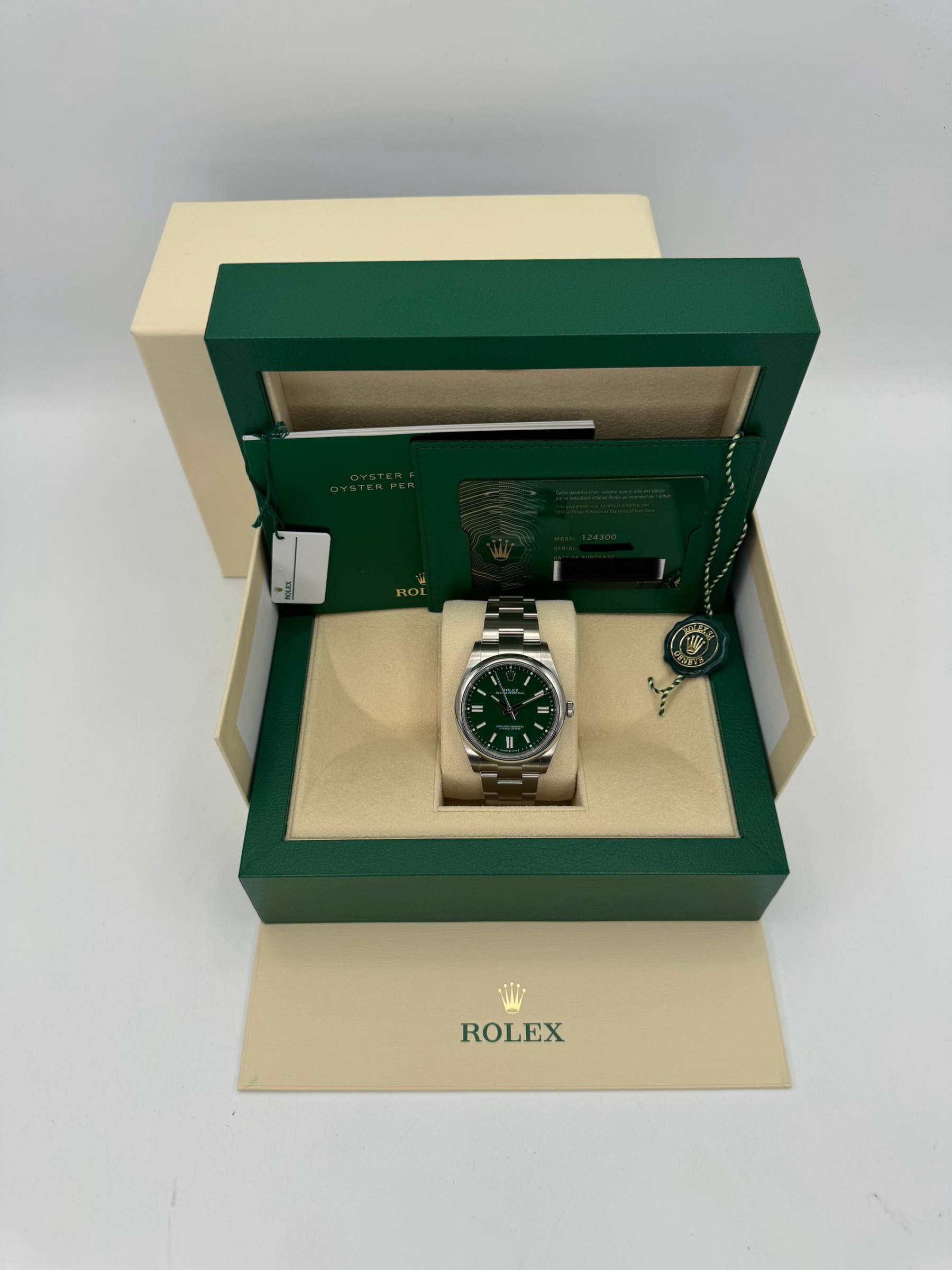 NEW 2024 ロレックス オイスターパーペチュアル 41mm 124300 グリーンダイヤル