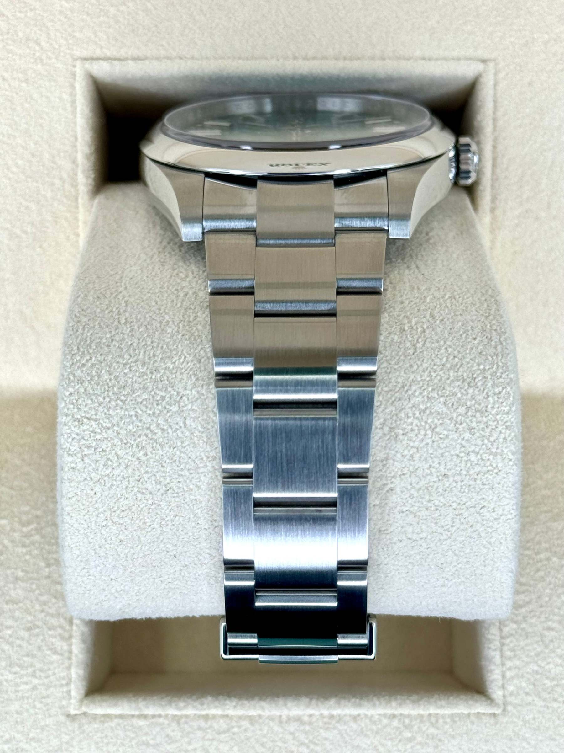 NEW 2024 ロレックス オイスターパーペチュアル 41mm 124300 グリーンダイヤル