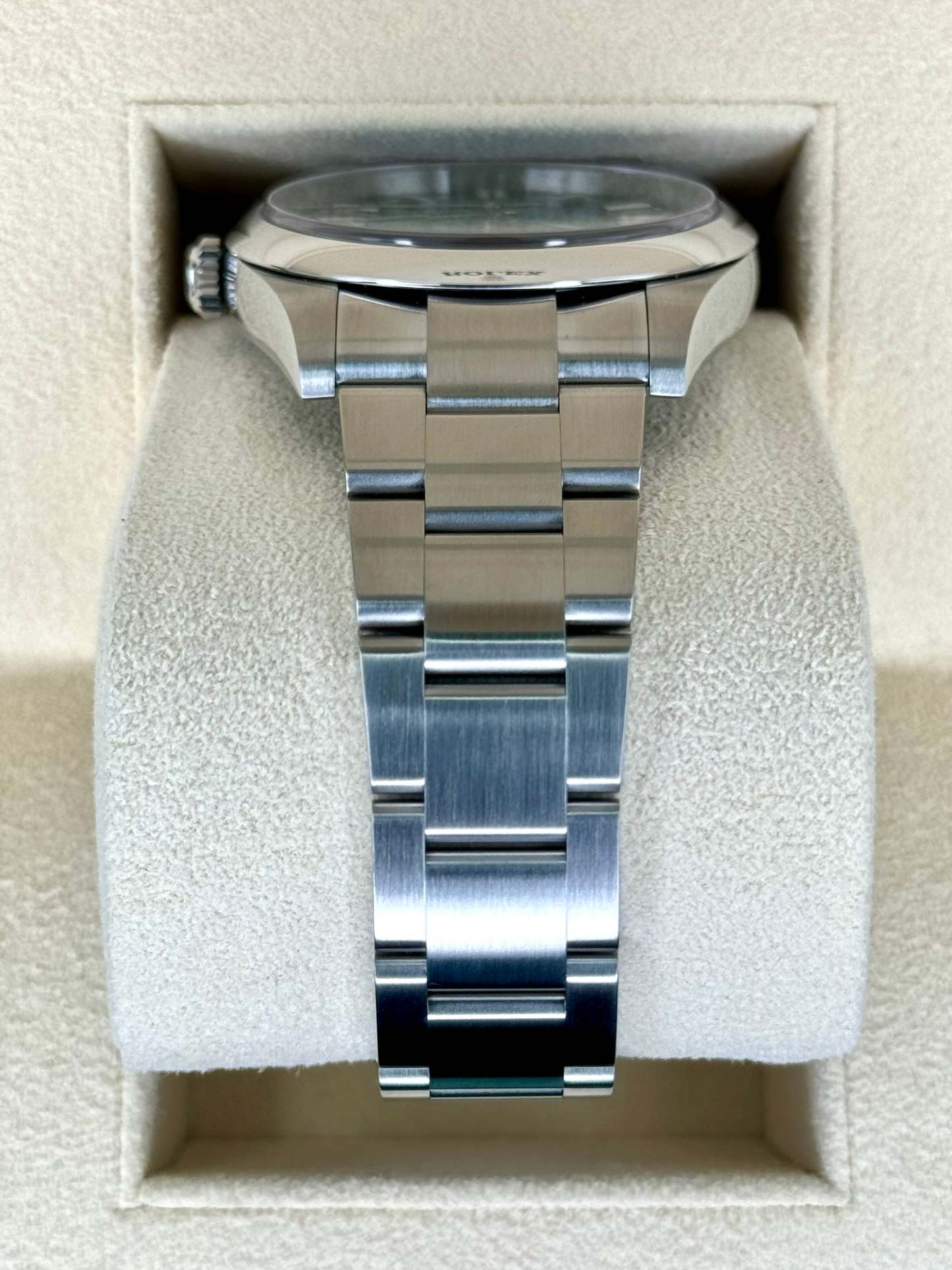 NEW 2024 ロレックス オイスターパーペチュアル 41mm 124300 グリーンダイヤル
