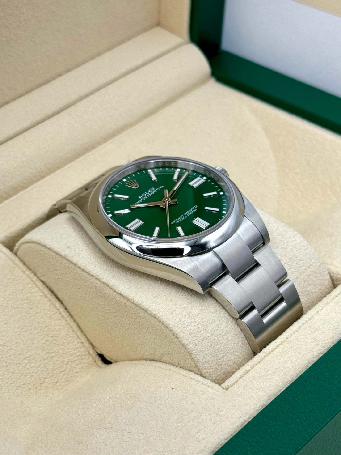 NEW 2024 ロレックス オイスターパーペチュアル 41mm 124300 グリーンダイヤル
