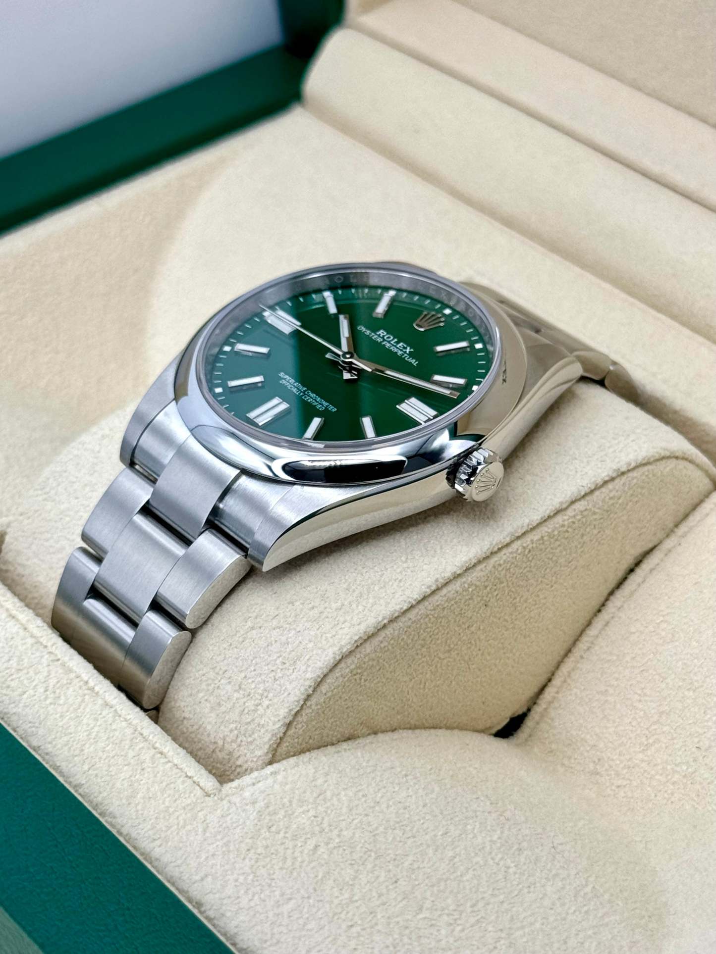 NEW 2024 ロレックス オイスターパーペチュアル 41mm 124300 グリーンダイヤル
