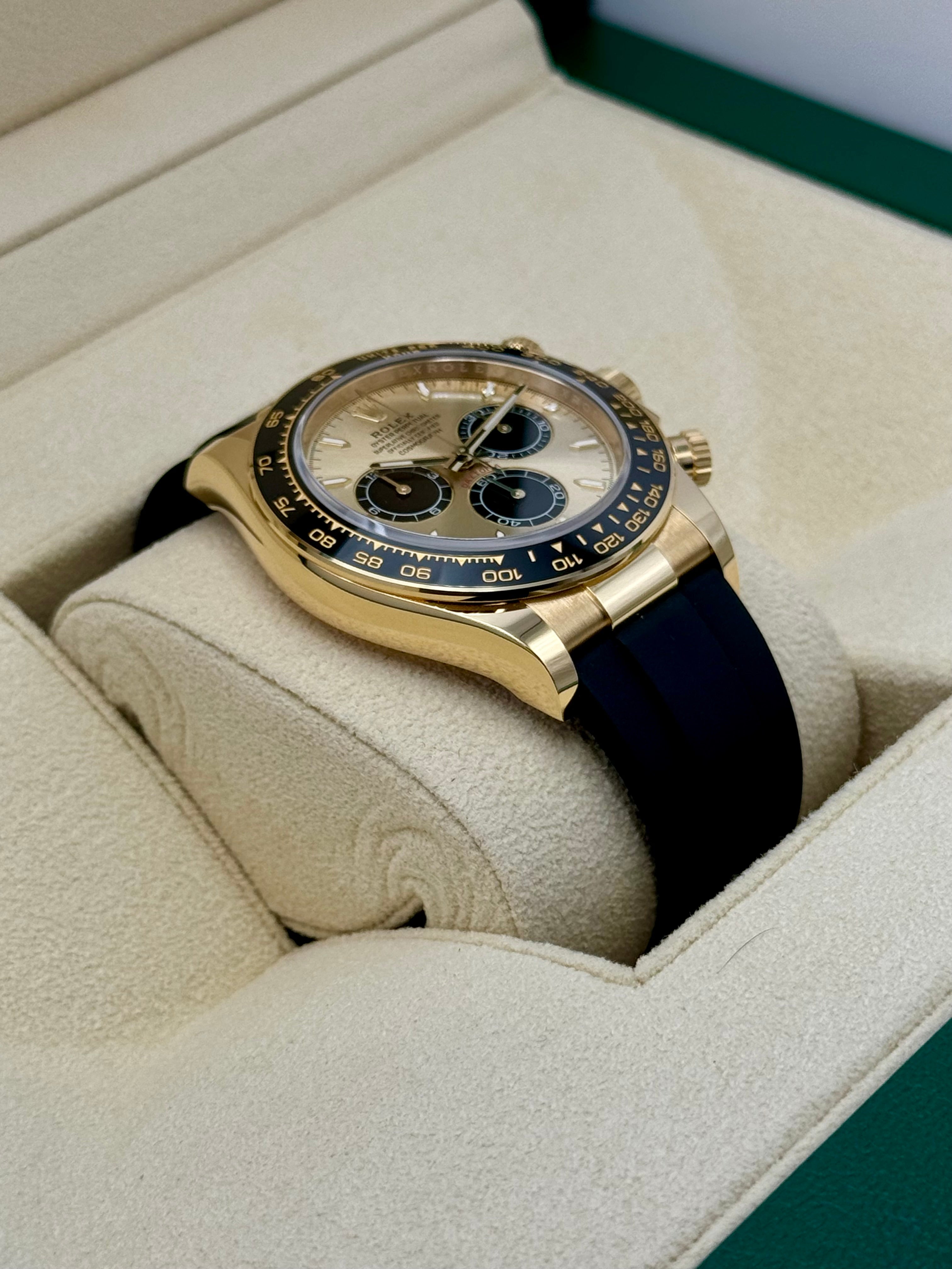 NEW 2024 ロレックス デイトナ 40mm 126518LN オイスターフレックス シャンパンダイヤル