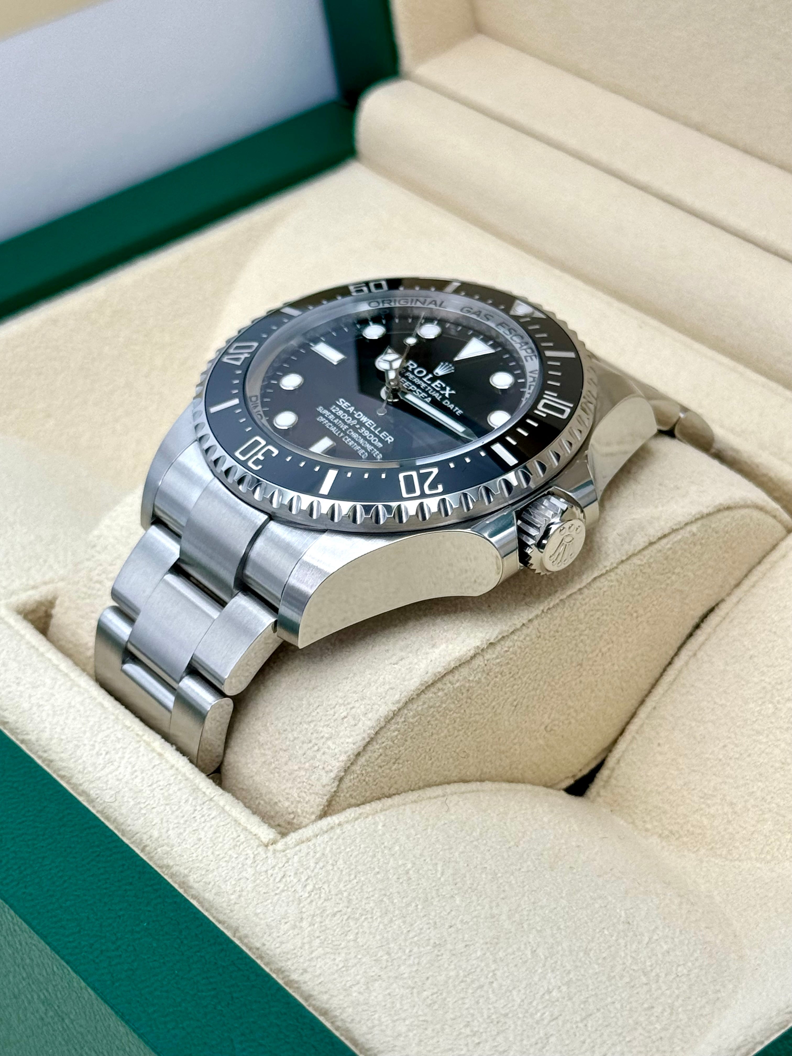 NEW 2024 Rolex Deepsea 44mm 136660 ステンレススチール ブラックダイヤル