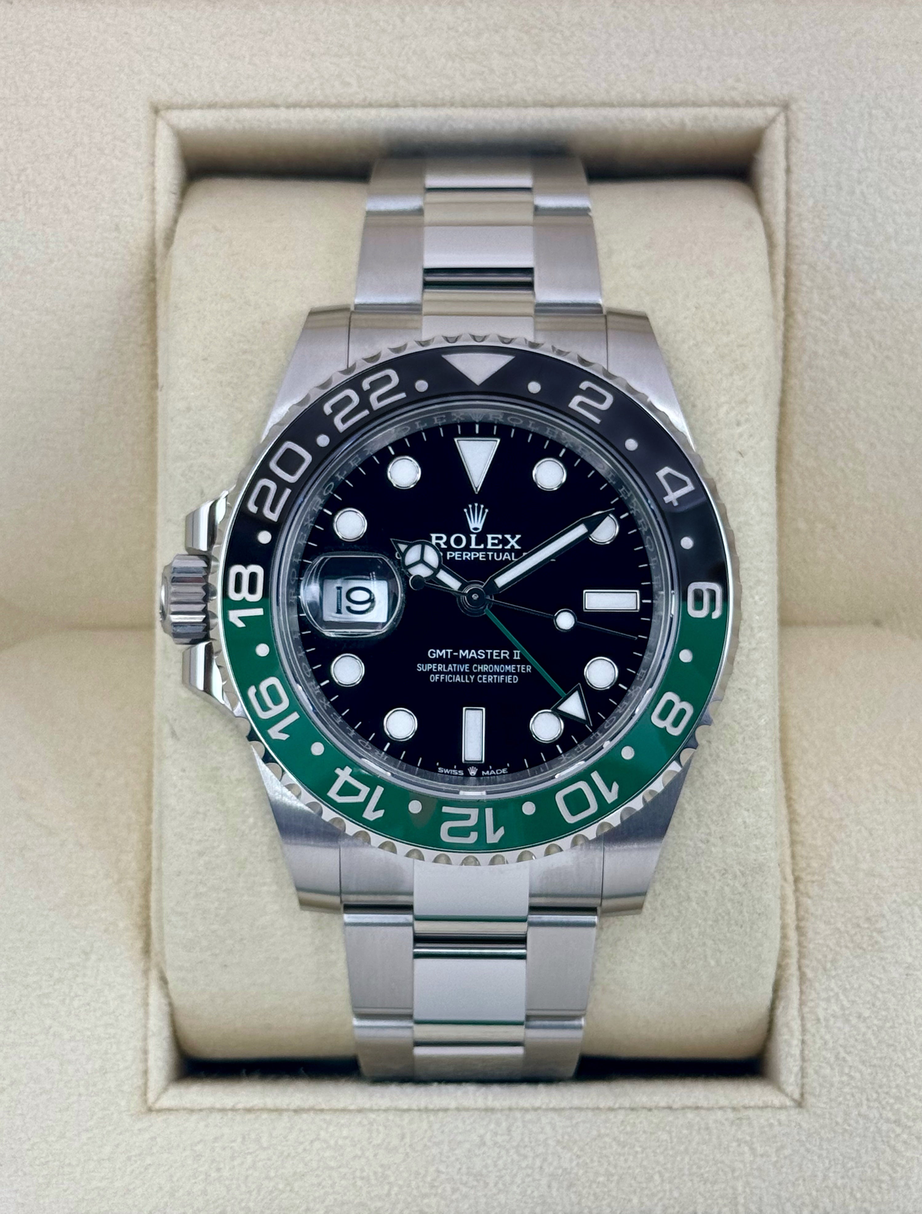 全新 2025 劳力士 GMT-Master II 40mm 126720VTNR 蚝式腕表。