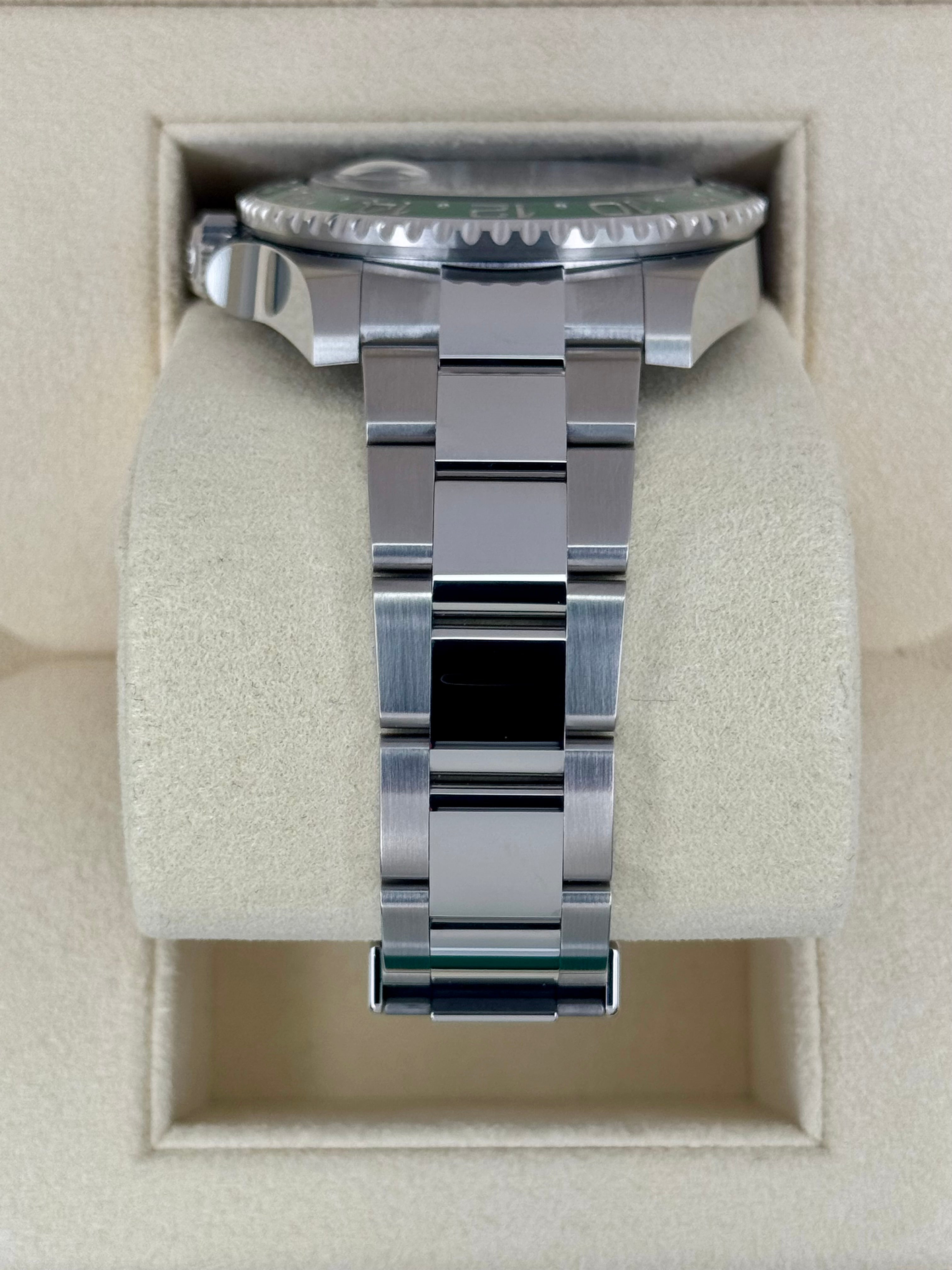 全新 2025 劳力士 GMT-Master II 40mm 126720VTNR 蚝式腕表。