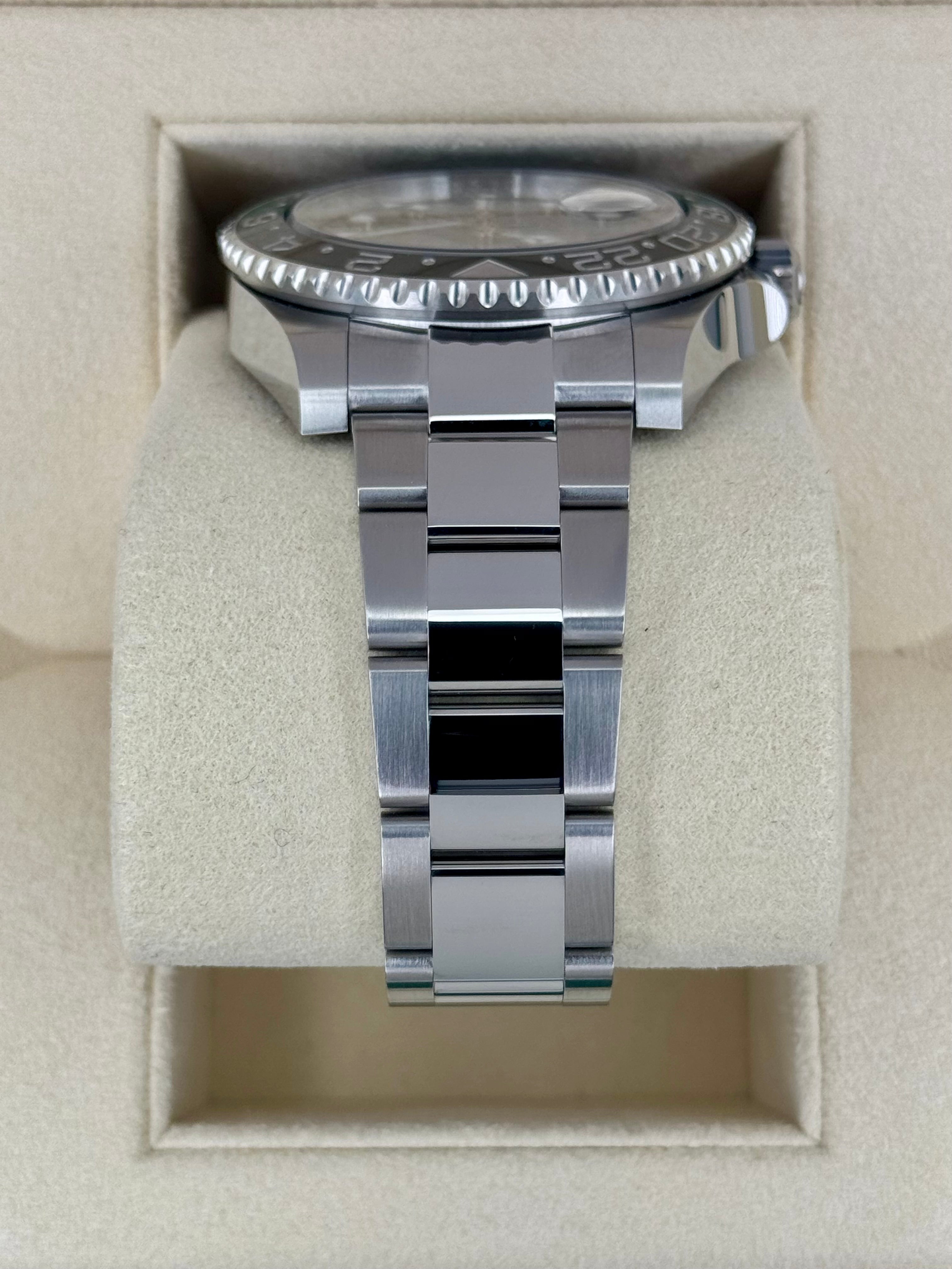 全新 2025 劳力士 GMT-Master II 40mm 126720VTNR 蚝式腕表。