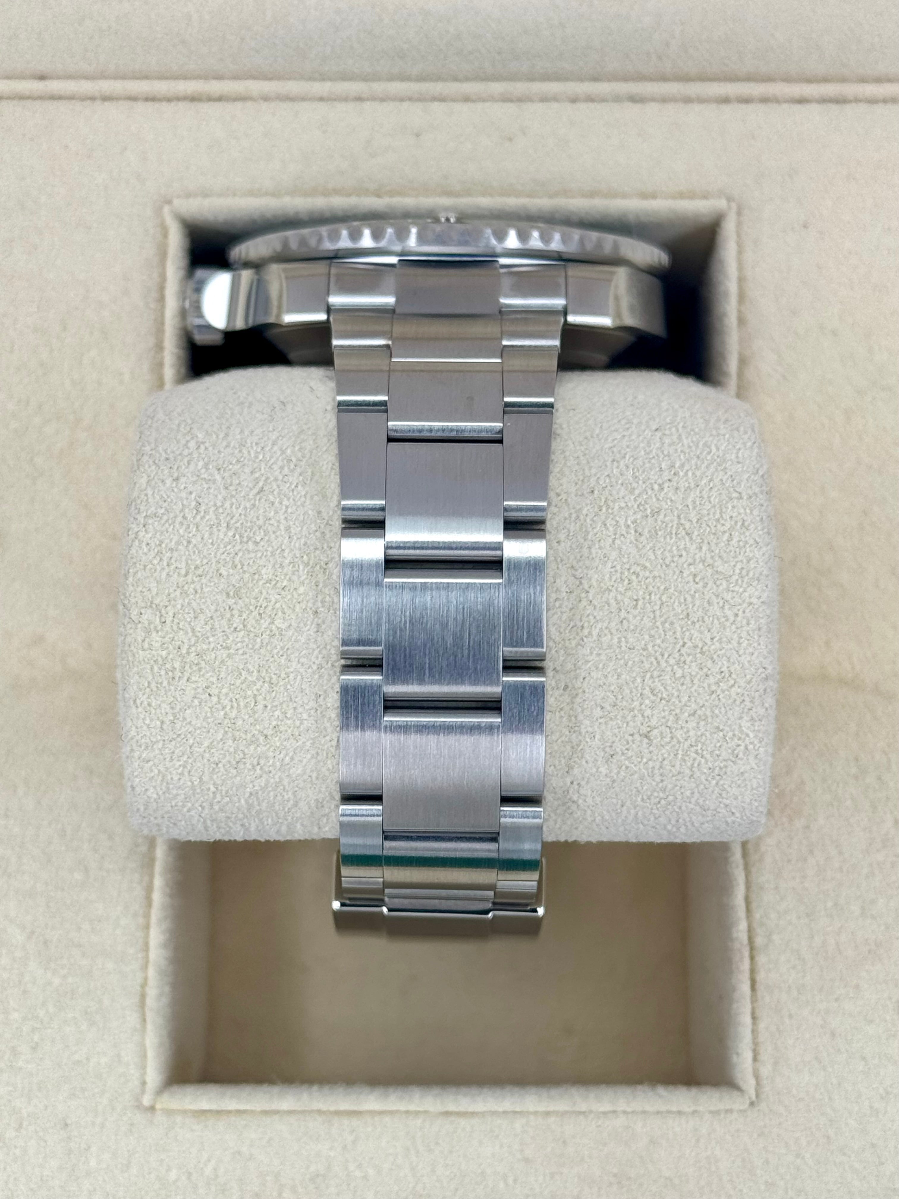 2018 Rolex Submariner  Hulk 40mm 116610LV Green Dial