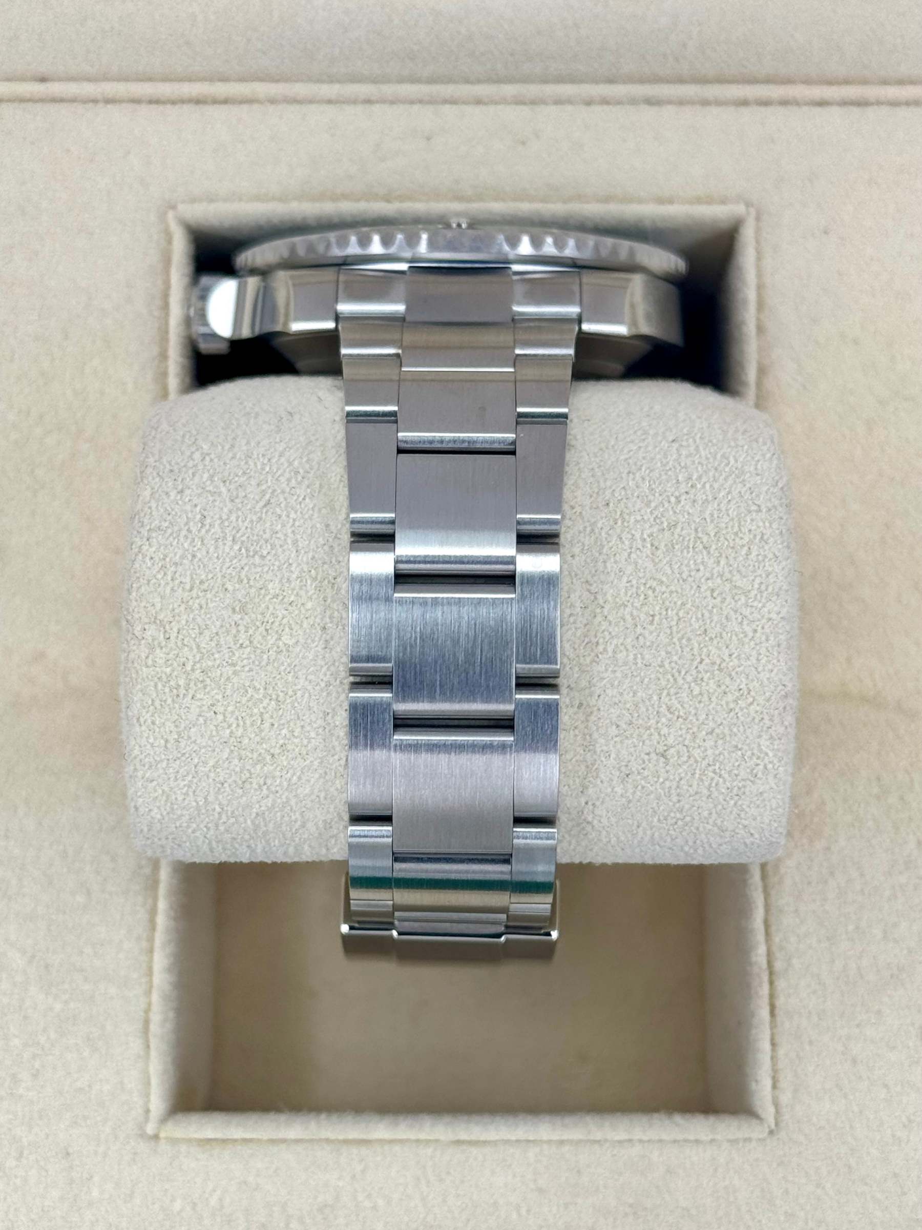 2018 Rolex Submariner  Hulk 40mm 116610LV Green Dial