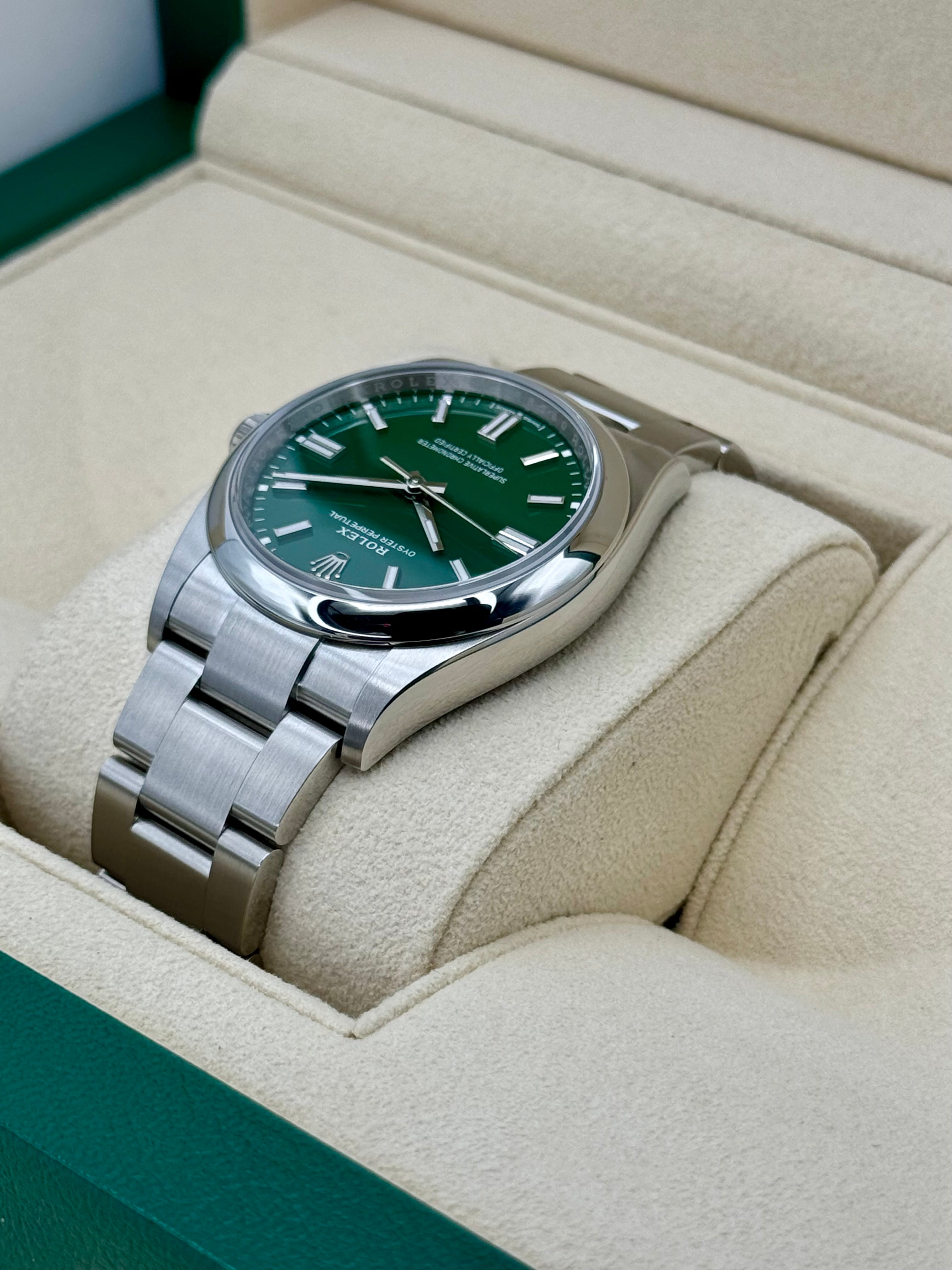 NEW 2024 ロレックス オイスターパーペチュアル 36mm 126000 グリーンダイヤル