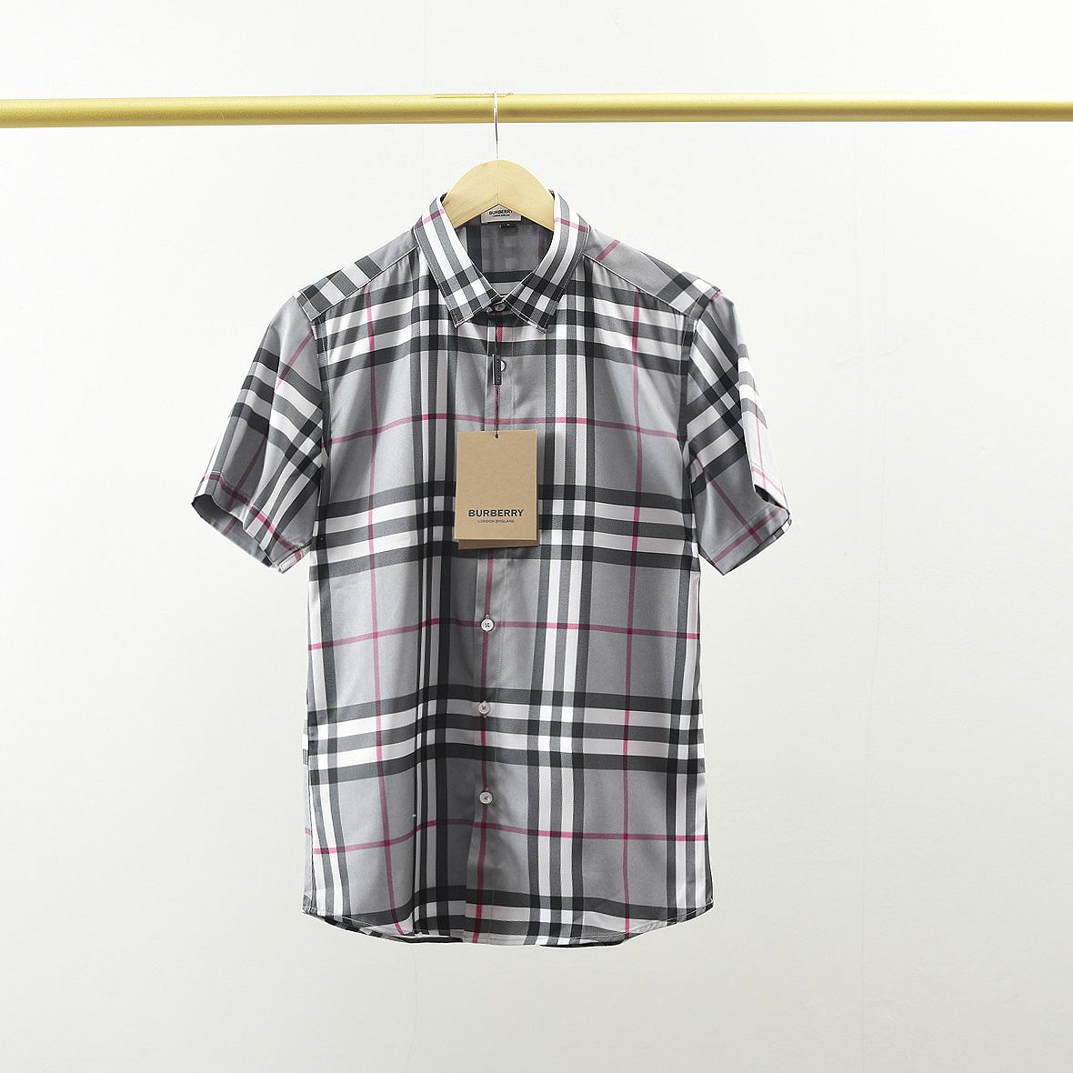 【BURBERRY旗艦店】（バーバリー） 半袖シャツ ご好評に付き再入荷！