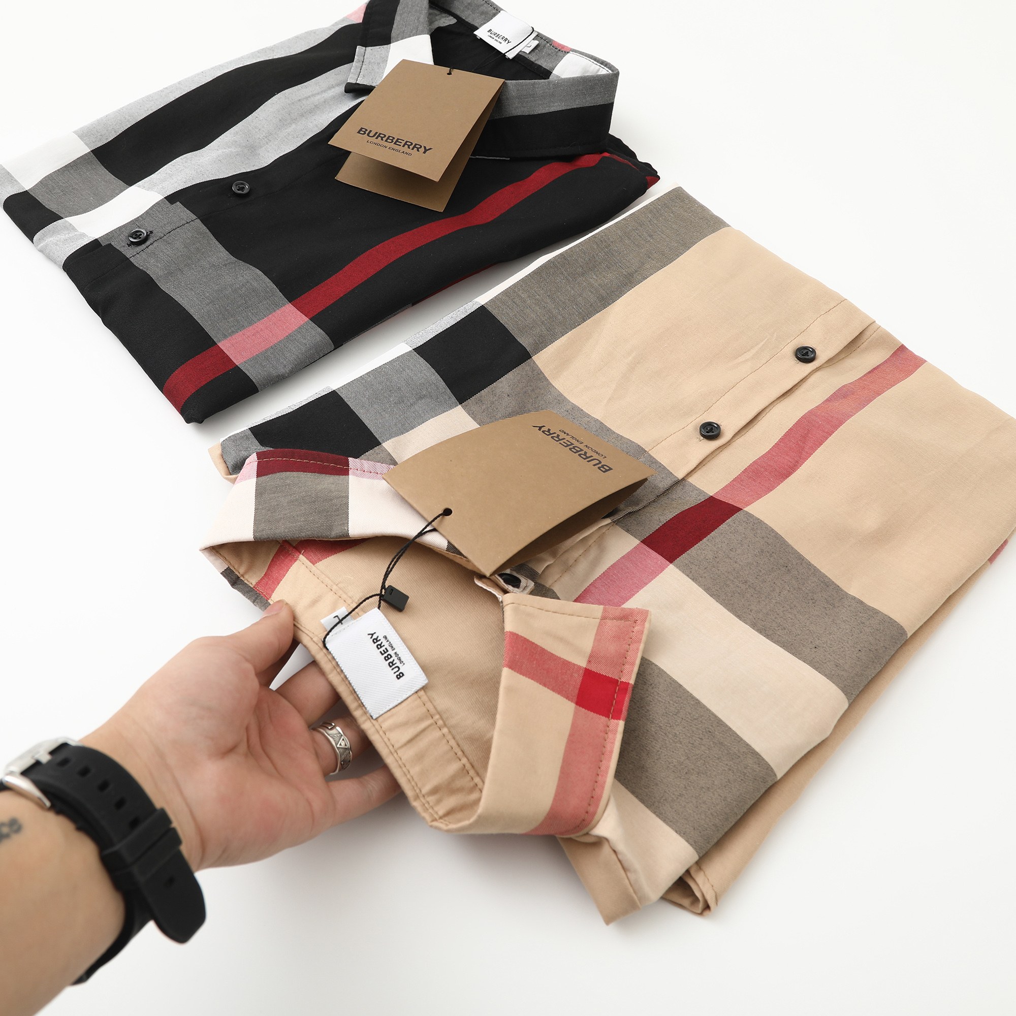 【BURBERRY旗艦店】（バーバリー） 半袖シャツ ご好評に付き再入荷！