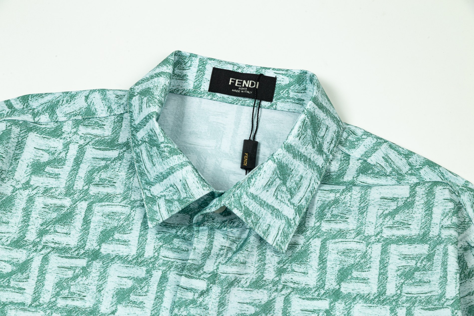 【FENDI 公式旗艦店】着好評に付き再入荷！