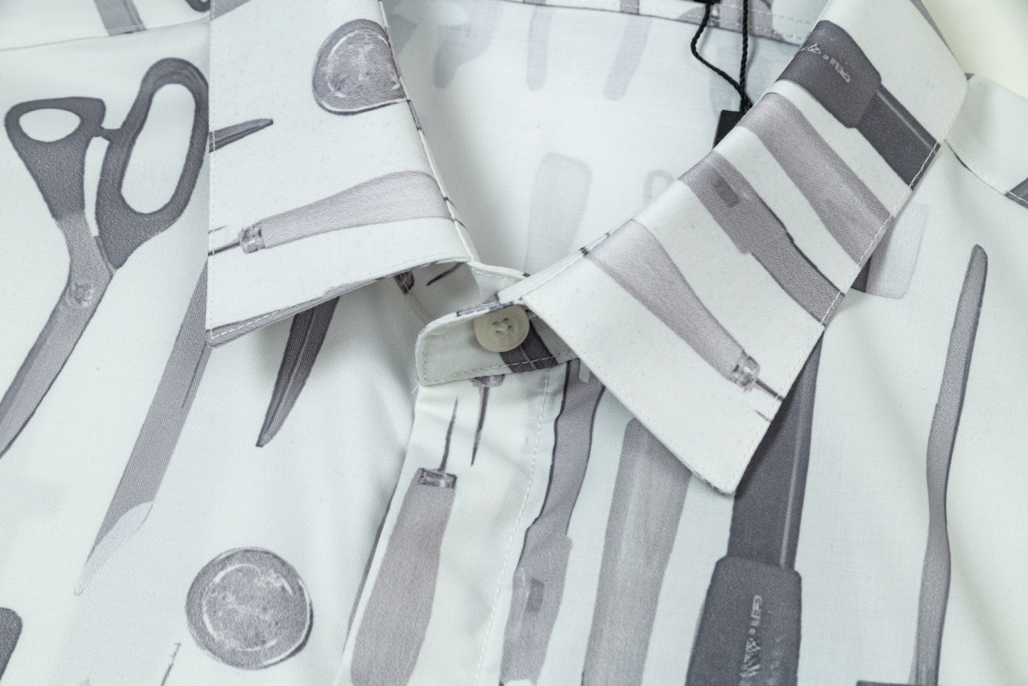 【FENDI 公式旗艦店】着好評に付き再入荷！