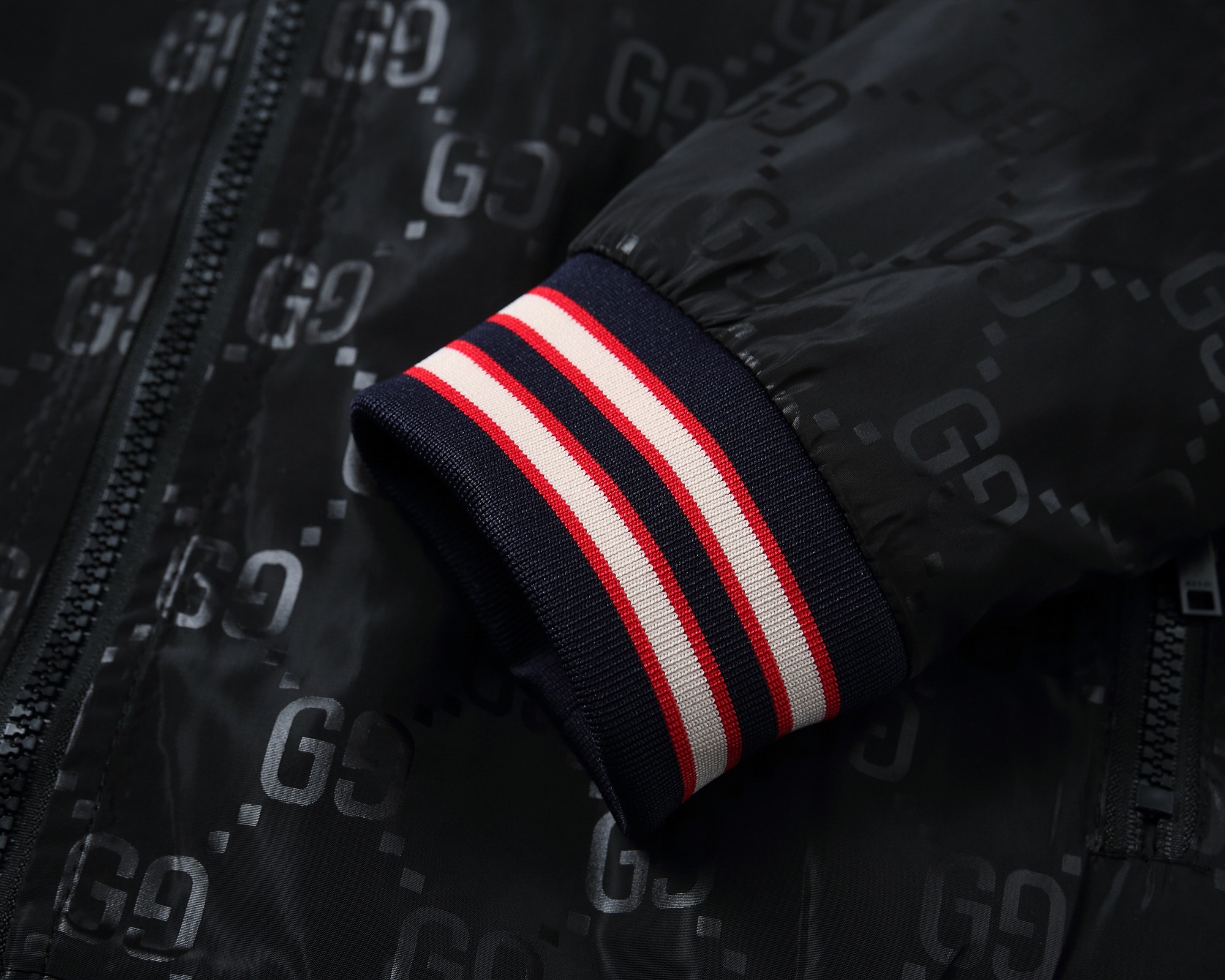 【GUCCI 公式旗艦店】グッチ ジャケット、ご好評に付き再入荷！