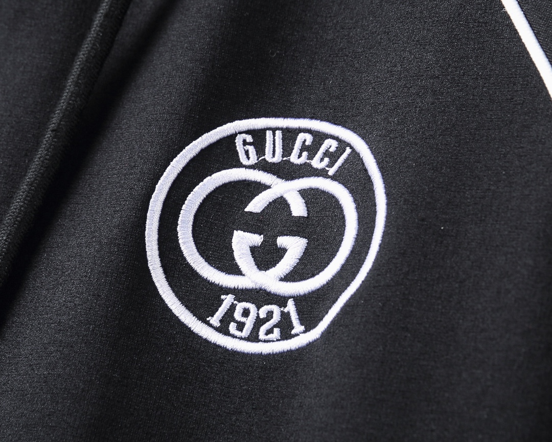 【GUCCI】( グッチ) スーツ【即日出荷】ご好評に付き再入荷！