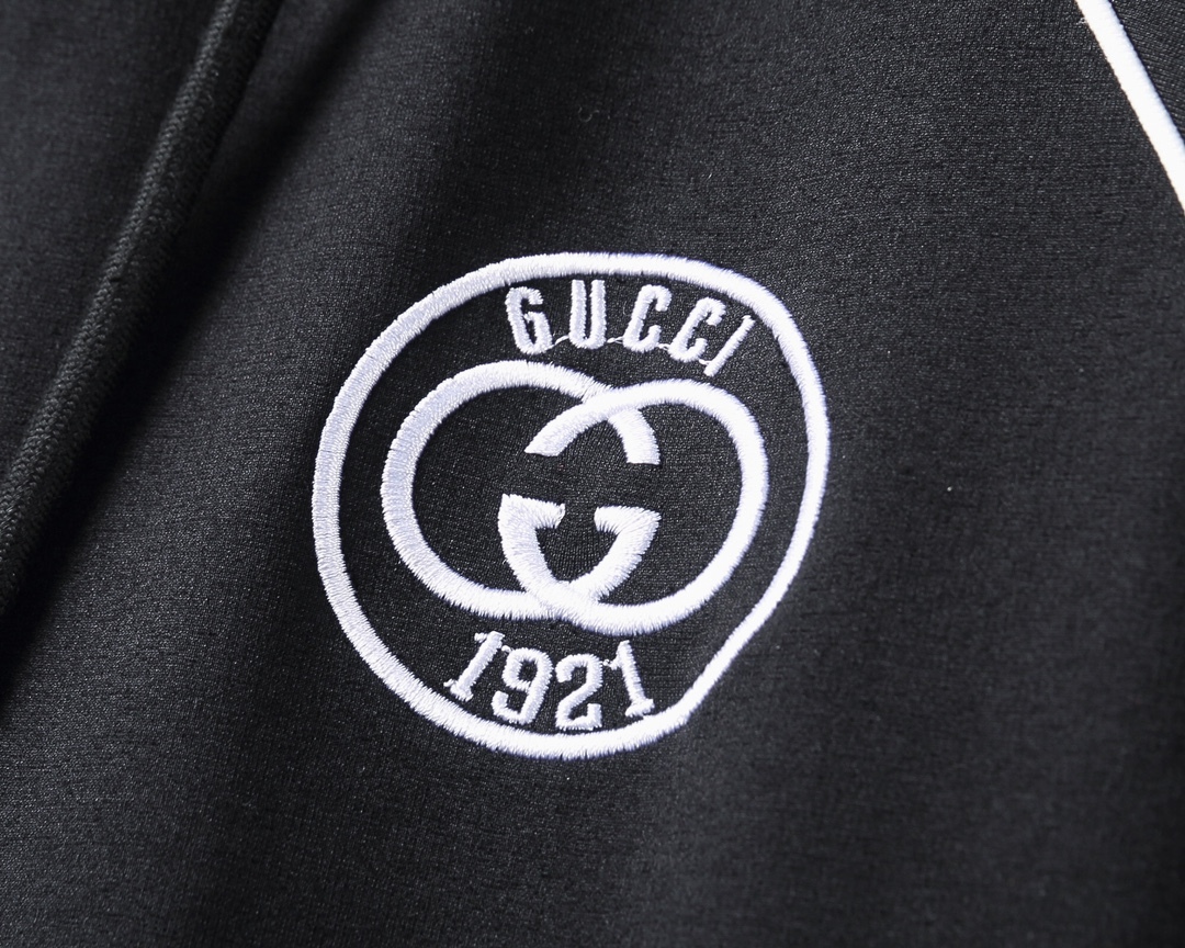 【GUCCI】( グッチ) スーツ【即日出荷】ご好評に付き再入荷！