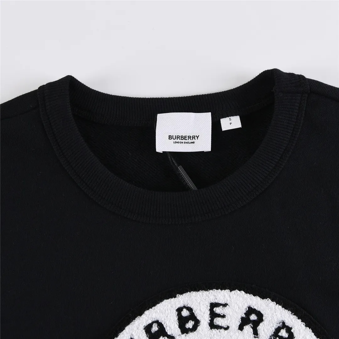 【BURBERRY 公式旗艦店】バーバリー 丸首の衛衣 スウェットご好評に付き再入荷！