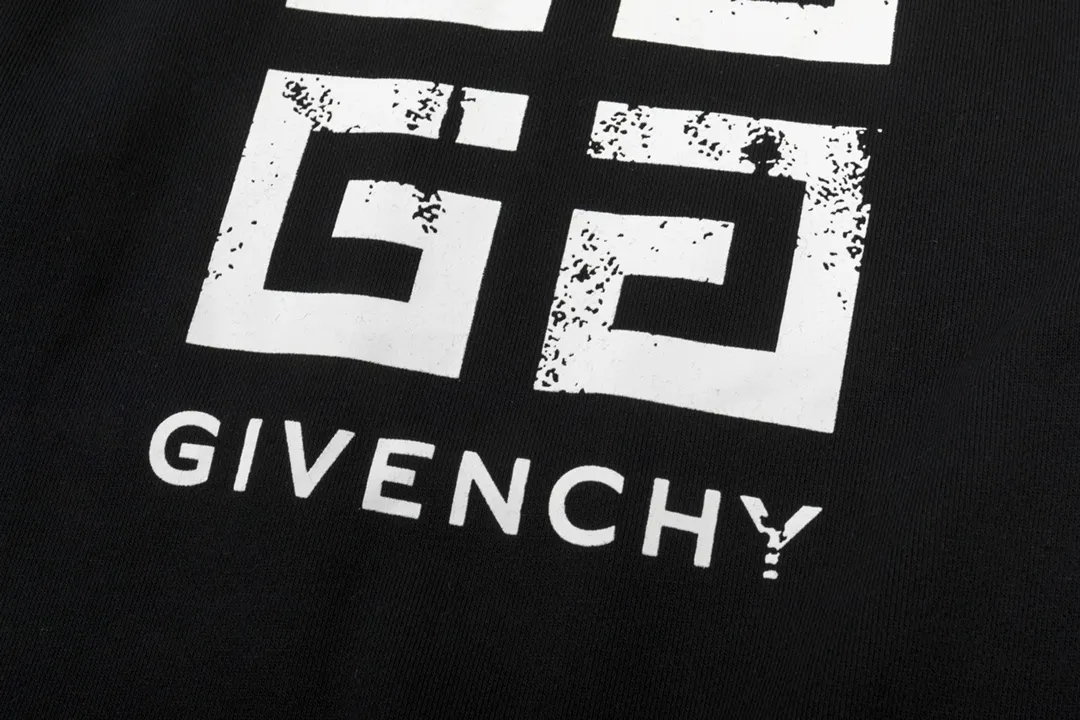 【GIVENCHY 公式旗艦店】ジバンシー 丸首の衛衣 スウェットご好評に付き再入荷！