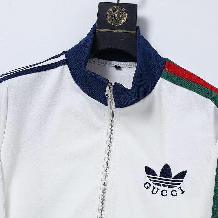 【GUCCI】男女兼用、ご好評に付き再入荷！