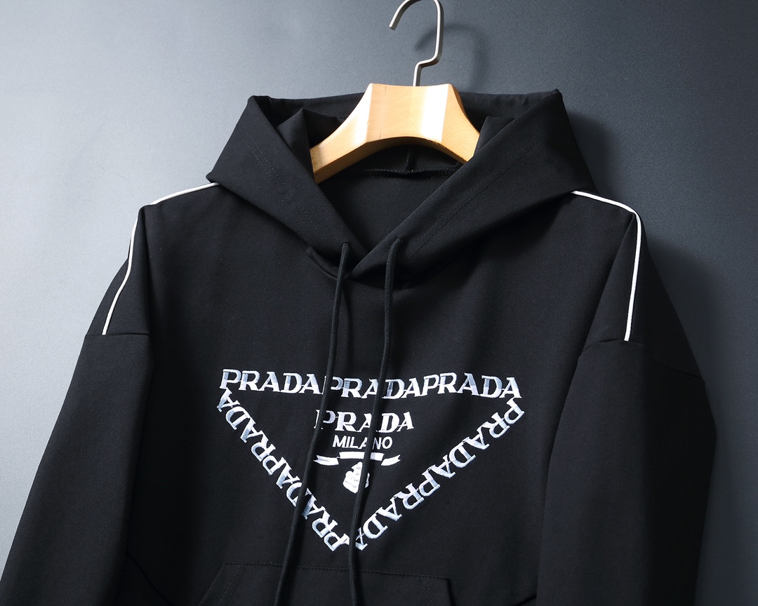 【Prada】( プラダ ) スーツ【即日出荷】ご好評に付き再入荷！