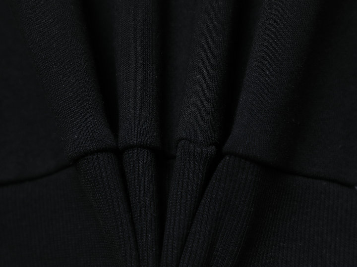 【MONCLER】モンクレール 男女兼用、ご好評に付き再入荷！