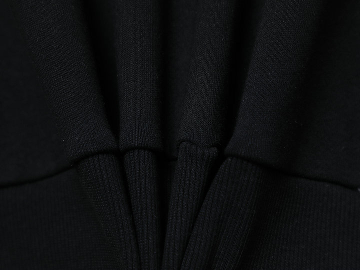 【MONCLER】モンクレール 男女兼用、ご好評に付き再入荷！