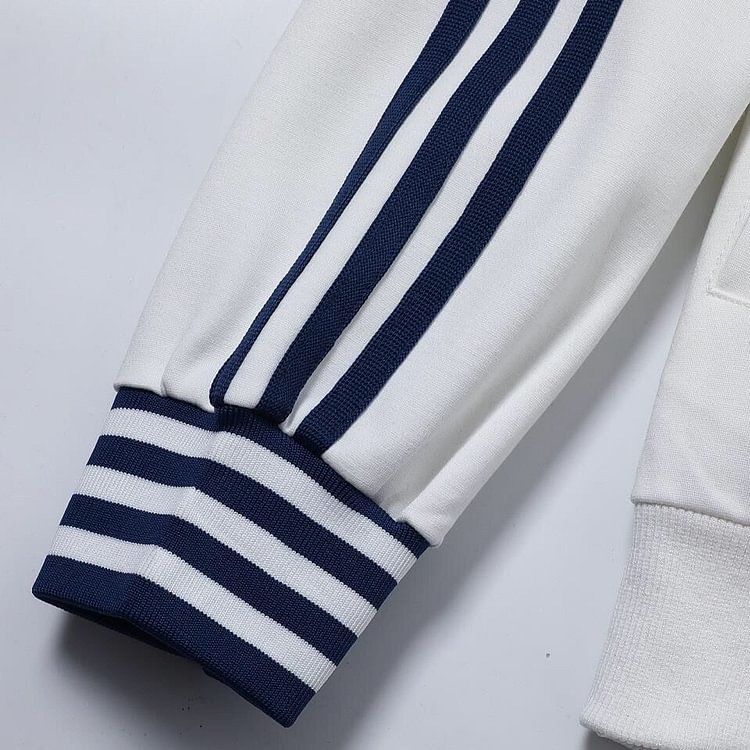 【GUCCI】男女兼用、ご好評に付き再入荷！