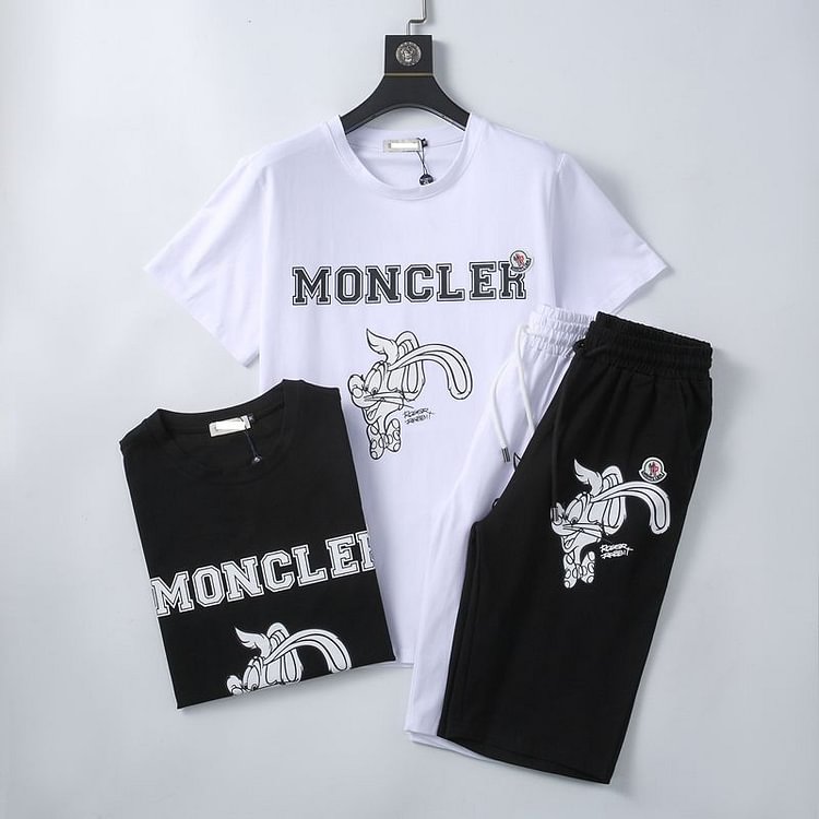 MONCLER（モンクレール）ご好評に付き再入荷！2色