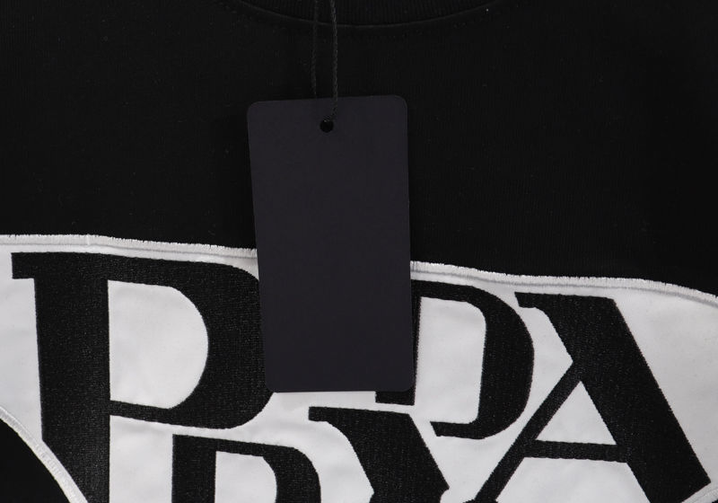 【Prada】( プラダ ) 男女兼用、ご好評に付き再入荷！