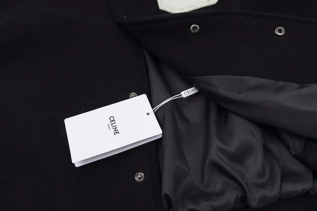 【CELINE 公式旗艦店】セリーヌ ジャケット着 好評に付き再入荷！