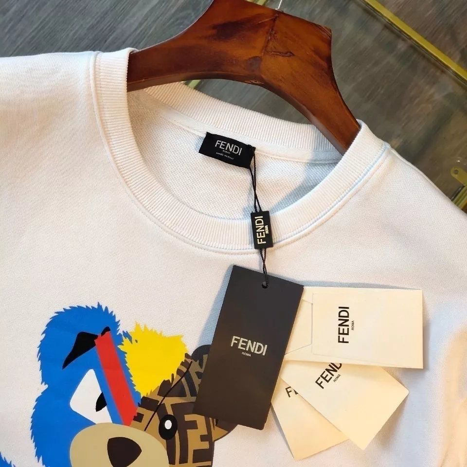 【FENDI 公式旗艦店】（フェンディ）男女兼用、ご好評に付き再入荷！！