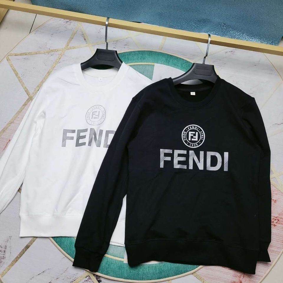 【FENDI 公式旗艦店】（フェンディ）ご好評に付き再入荷！！