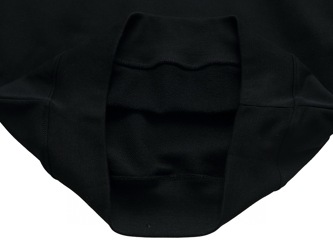 【BURBERRY旗艦店】（バーバリー）長袖、ご好評に付き再入荷！