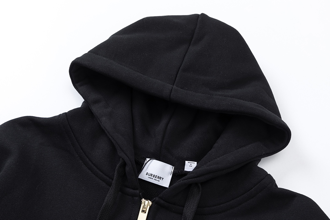 【BURBERRY旗艦店】（バーバリー）パーカー ご好評に付き再入荷！