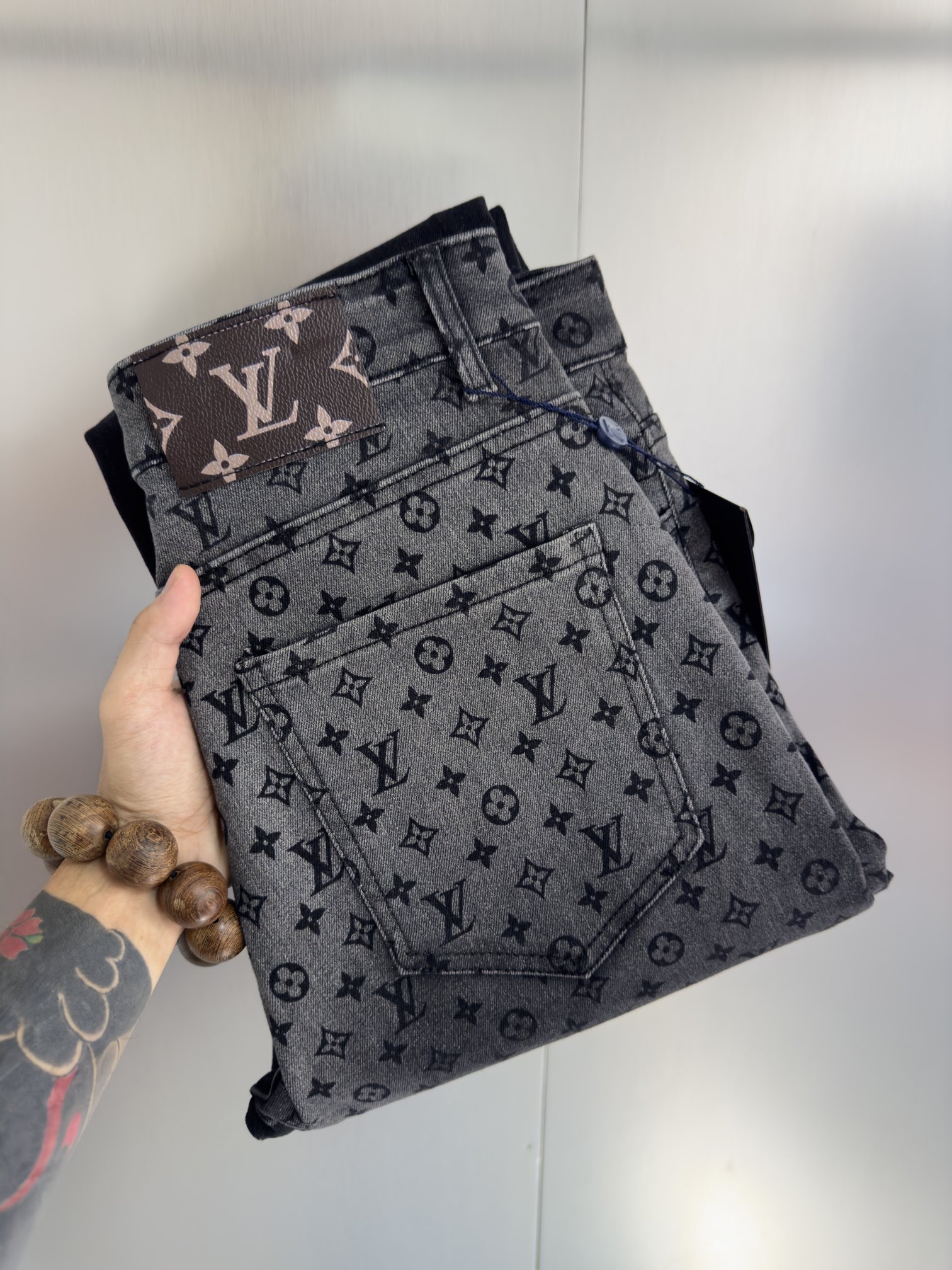 【LOUIS VUITTON 公式旗艦店】ジーパン、ご好評に付き再入荷！