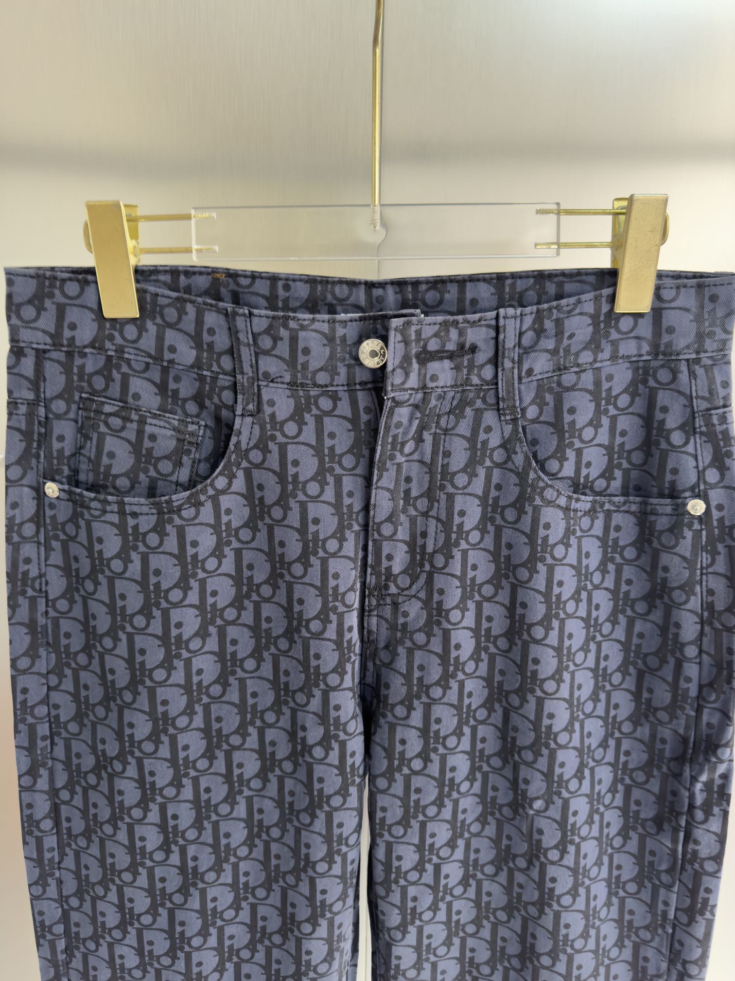 【 DIOR 公式旗艦店】ディオール ジーパン、ご好評に付き再入荷！