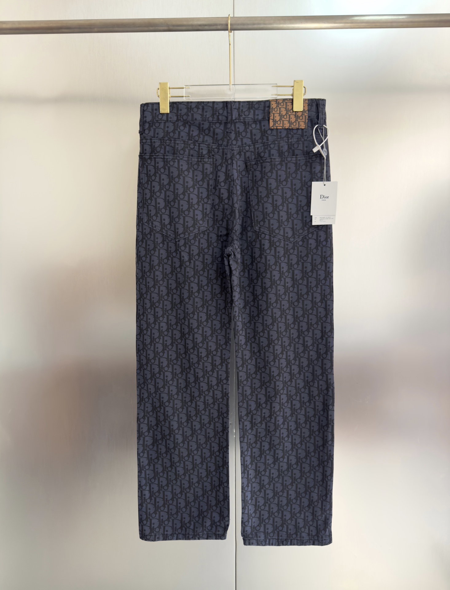 【 DIOR 公式旗艦店】ディオール ジーパン、ご好評に付き再入荷！