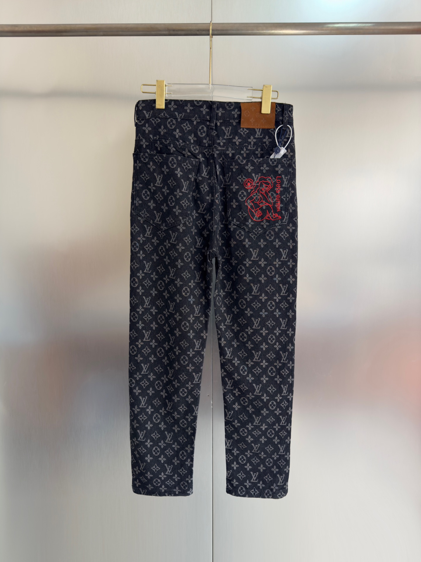 【LOUIS VUITTON 公式旗艦店】ジーパン、ご好評に付き再入荷！