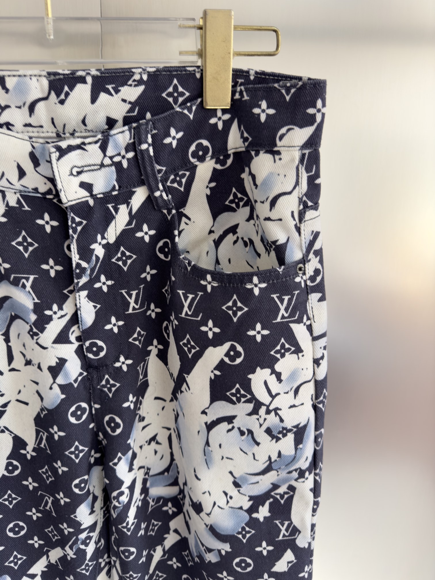 【LOUIS VUITTON 公式旗艦店】24FWジーパン、ご好評に付き再入荷！