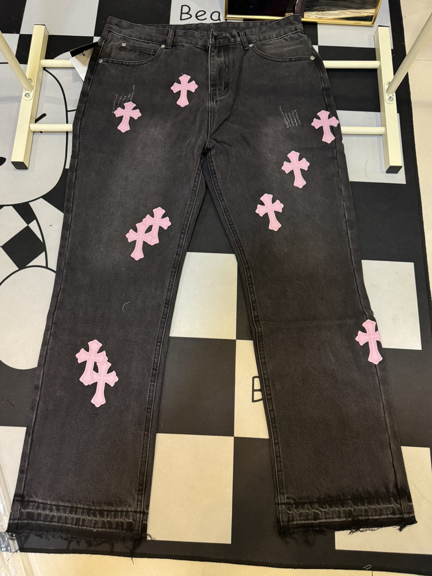 【CHROME HEARTS 公式旗艦店】ジーパン、ご好評に付き再入荷！