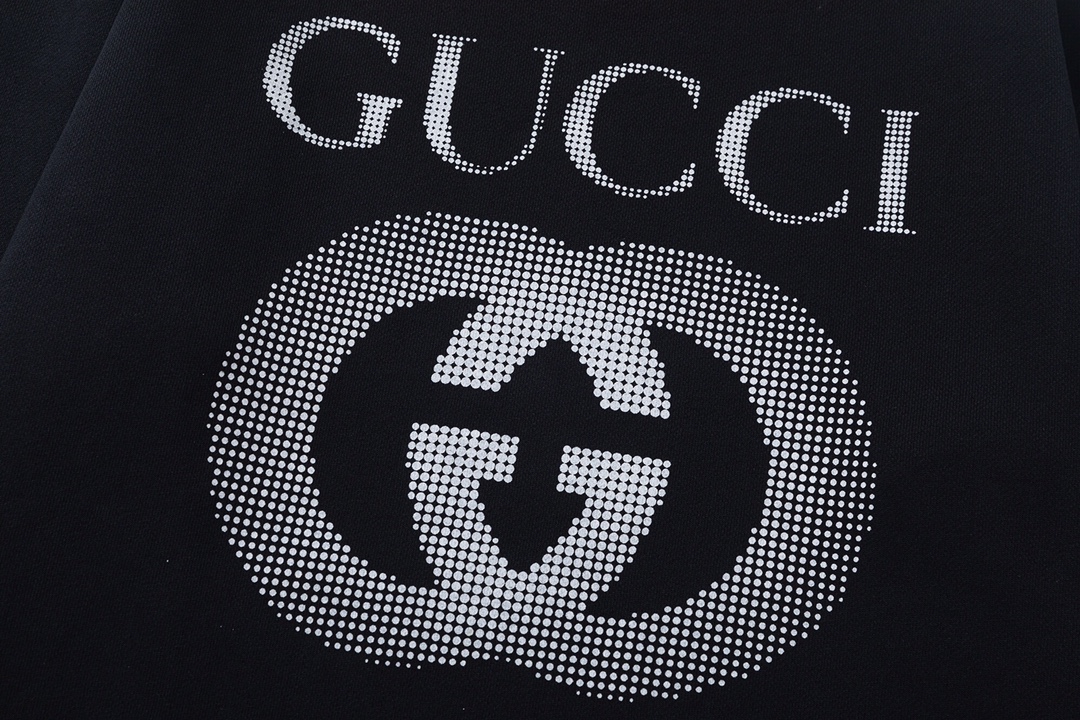 【GUCCI】グッチ 長袖 男女兼用、ご好評に付き再入荷！