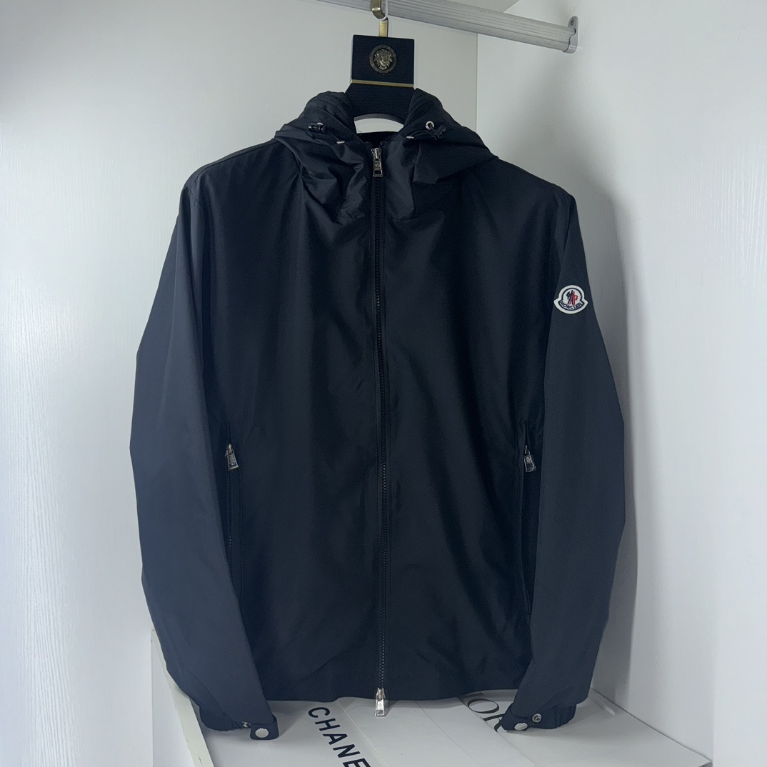 【MONCLER 公式旗艦店】ジャケット トレンチコート、ご好評に付き再入荷！