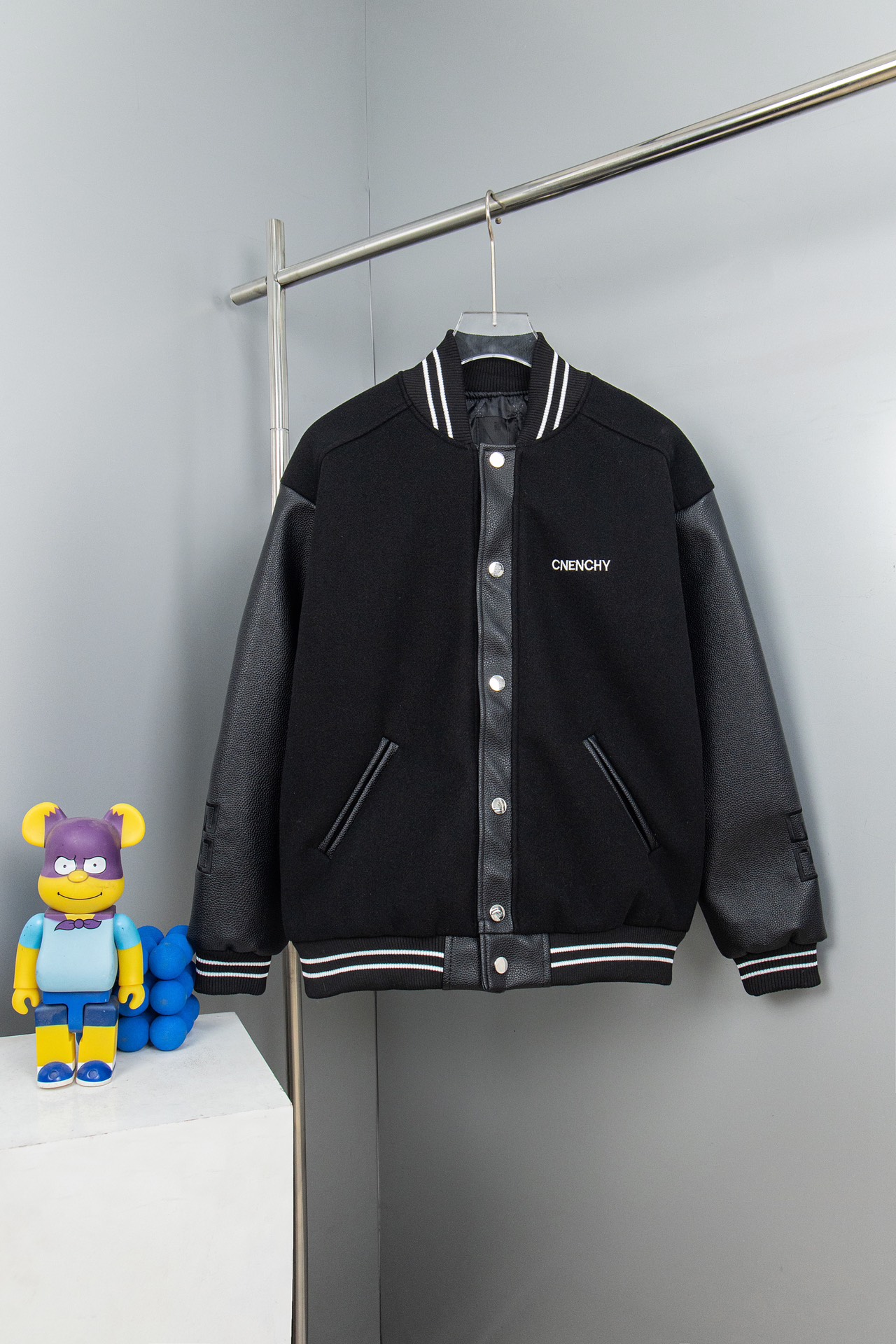 【GIVENCHY旗艦店】野球服のジャケット 男女兼用、ご好評に付き再入荷！
