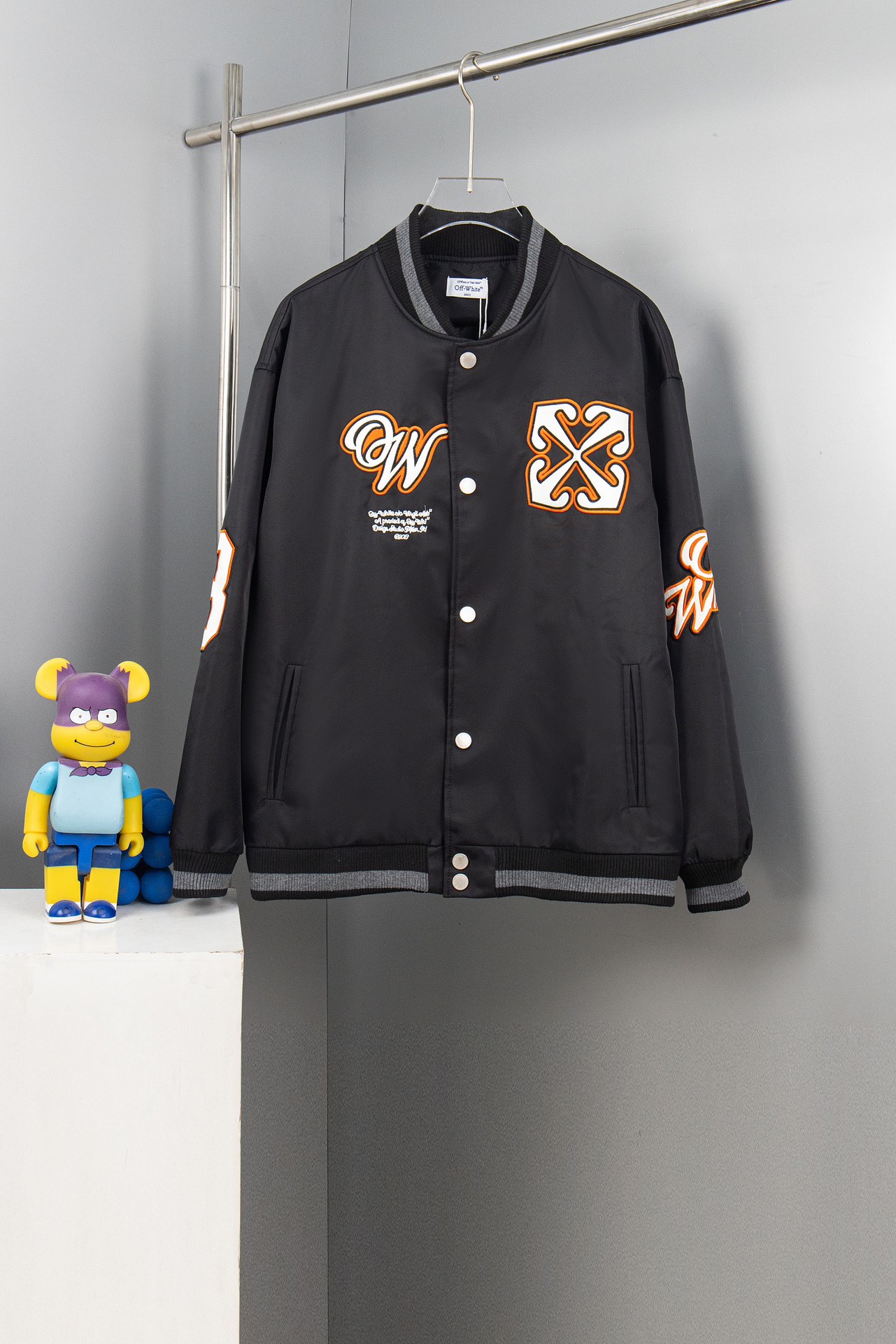 【OFF-WHITE 公式旗艦店】2025SSジャケット、ご好評に付き再入荷！