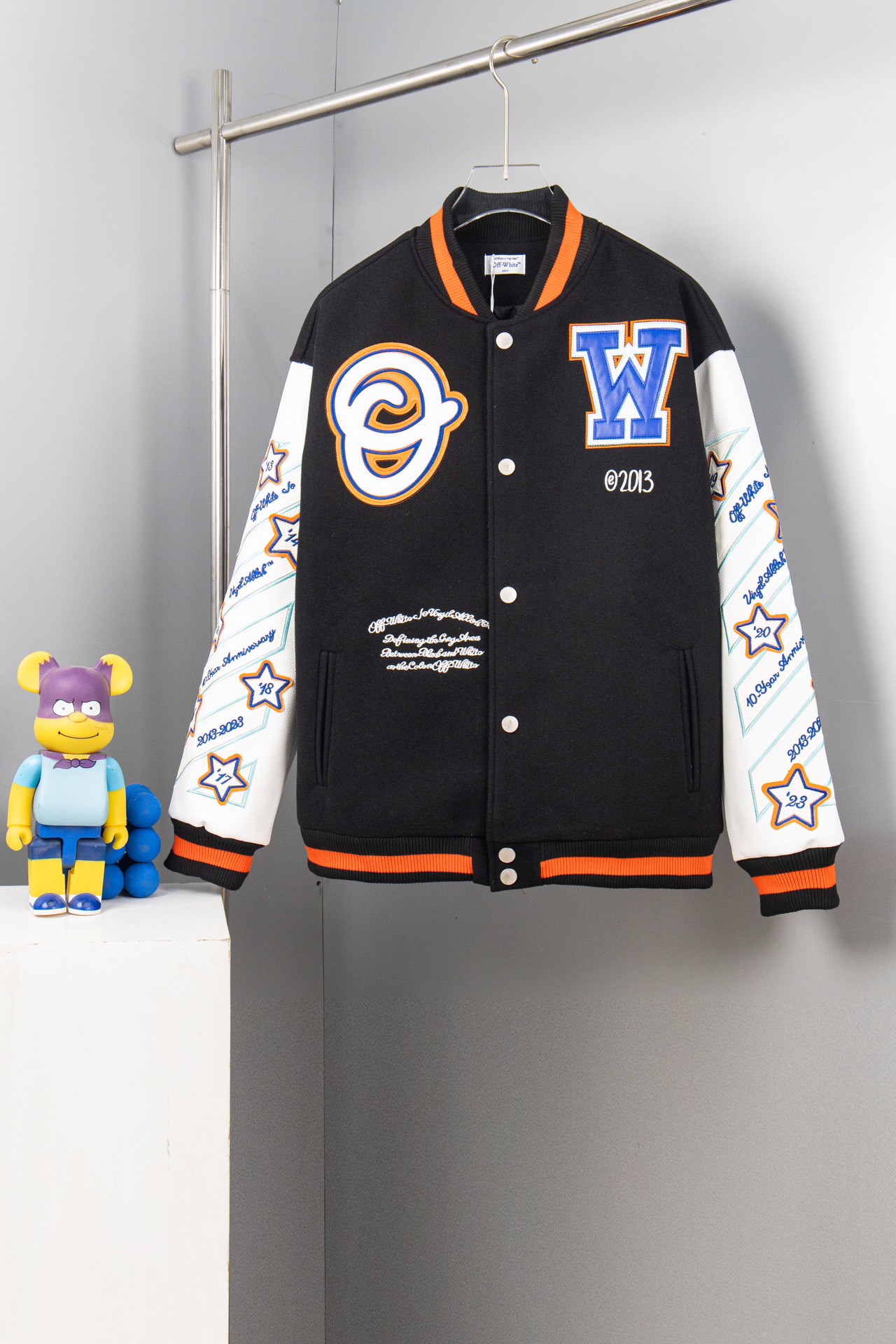 【OFF-WHITE 公式旗艦店】2025SSジャケット、ご好評に付き再入荷！